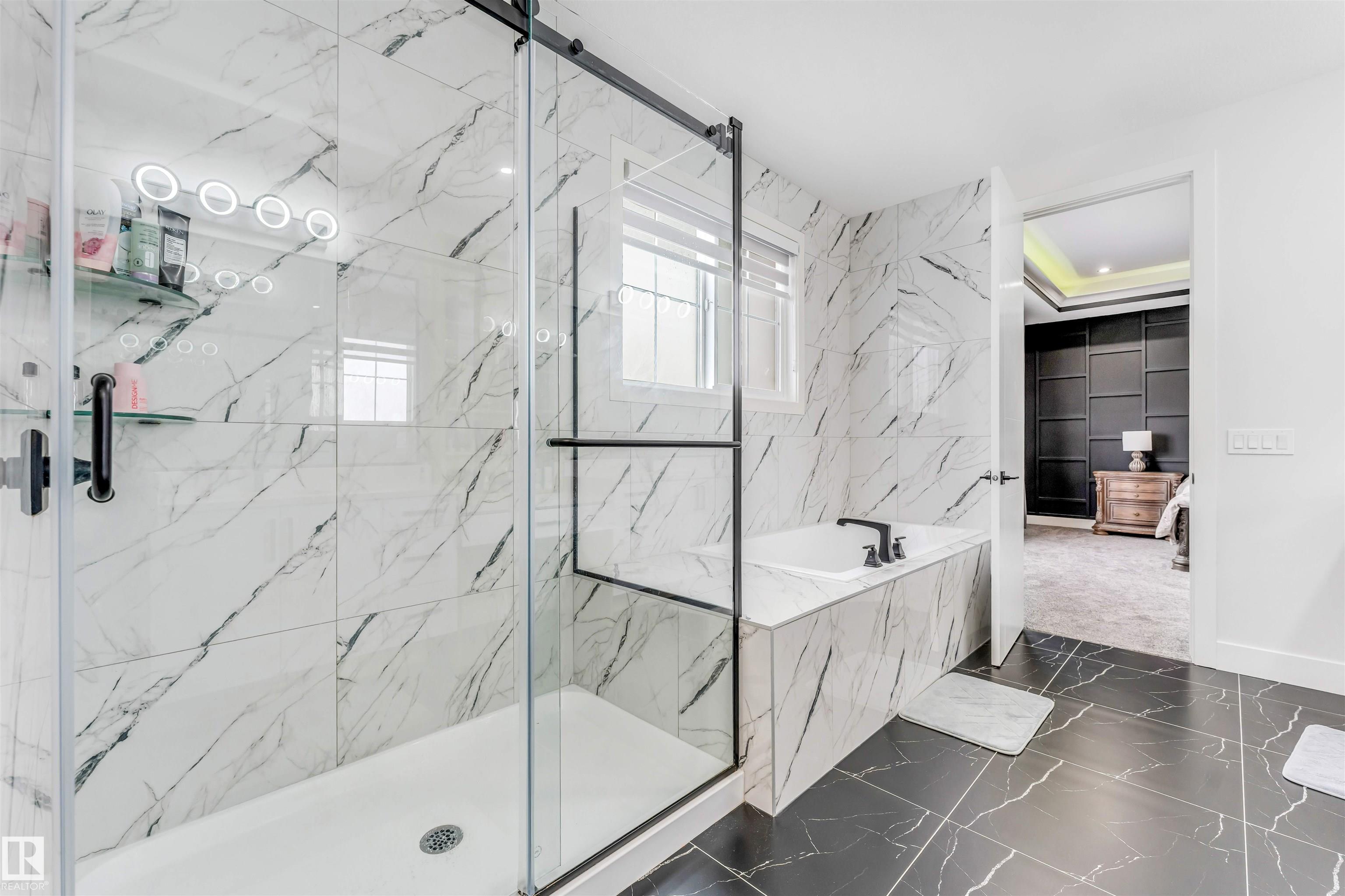 Photo 26 at 304 33 Avenue NW, Maple Crest, Edmonton