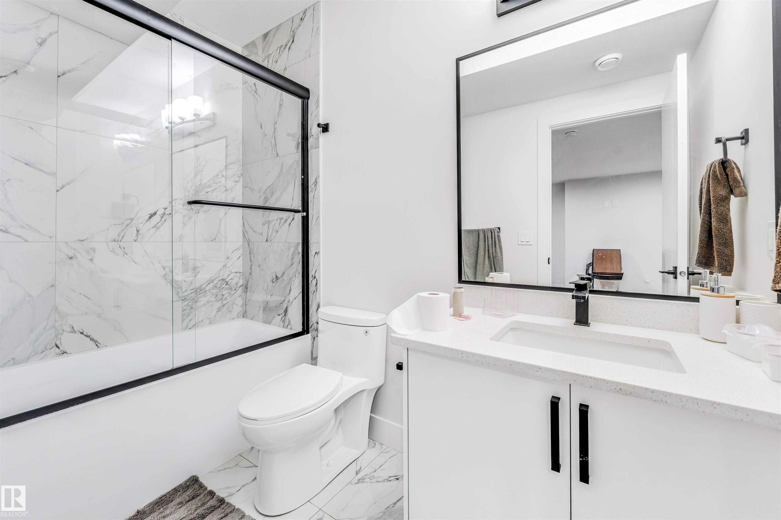 Photo 46 at 304 33 Avenue NW, Maple Crest, Edmonton