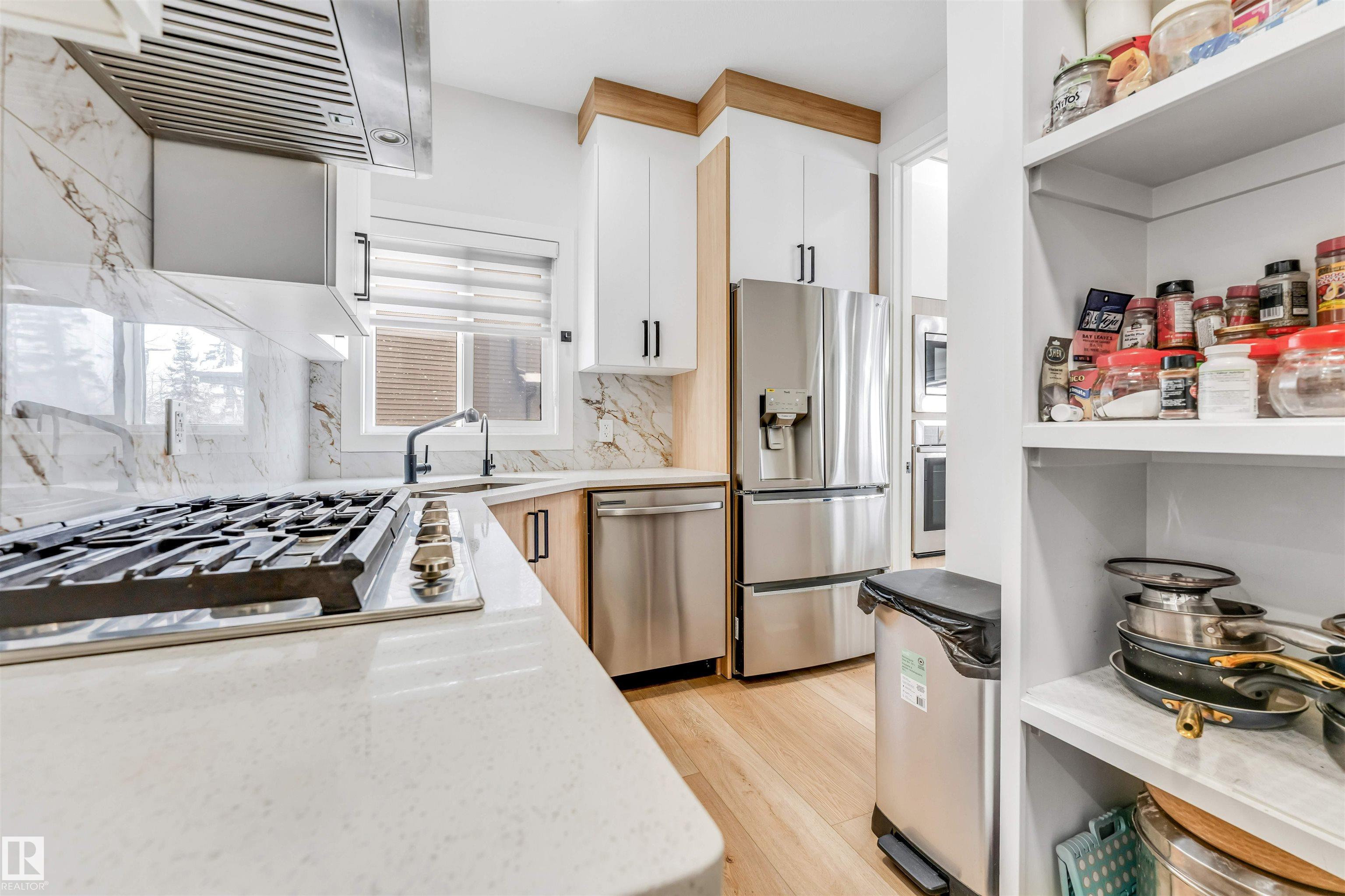 Photo 7 at 304 33 Avenue NW, Maple Crest, Edmonton