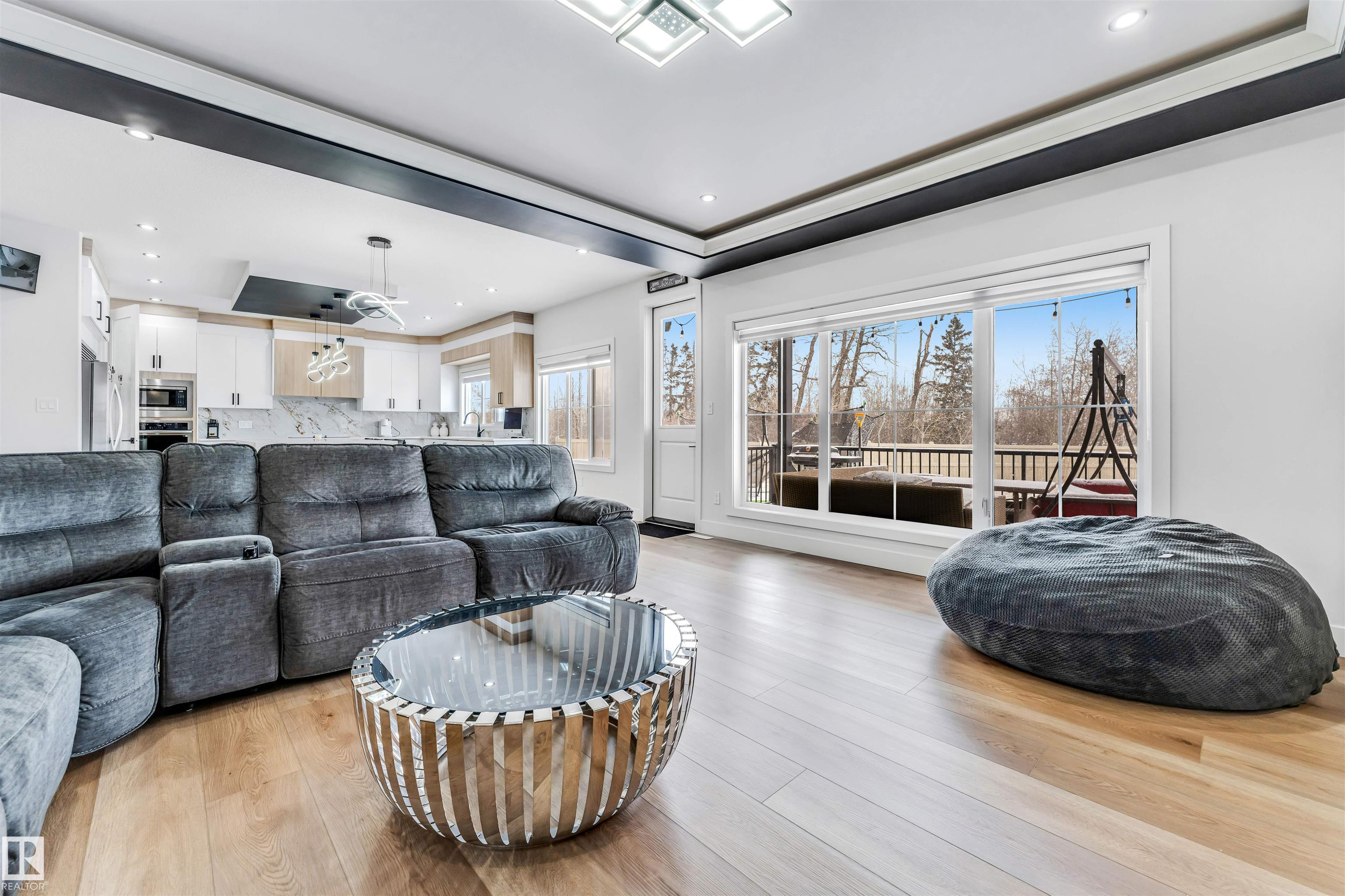 Photo 8 at 304 33 Avenue NW, Maple Crest, Edmonton