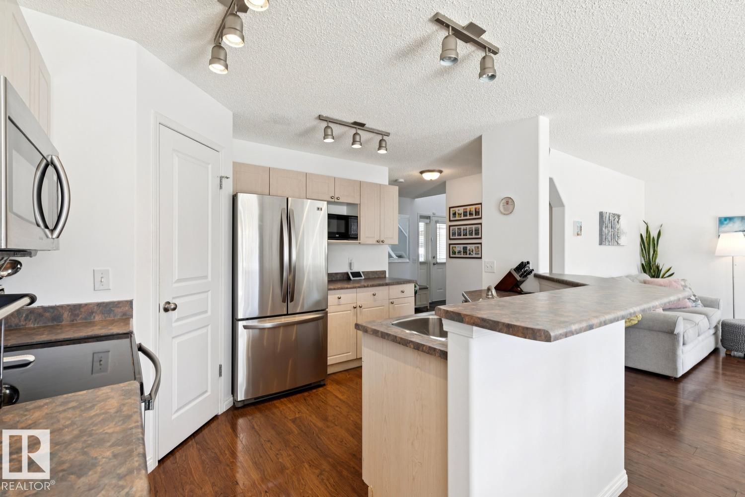 Photo 13 at 3219 30 Avenue NW, Silver Berry, Edmonton