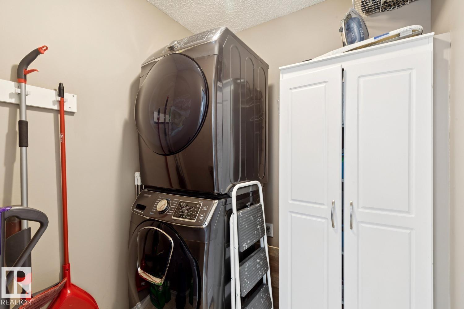 Photo 16 at 3219 30 Avenue NW, Silver Berry, Edmonton