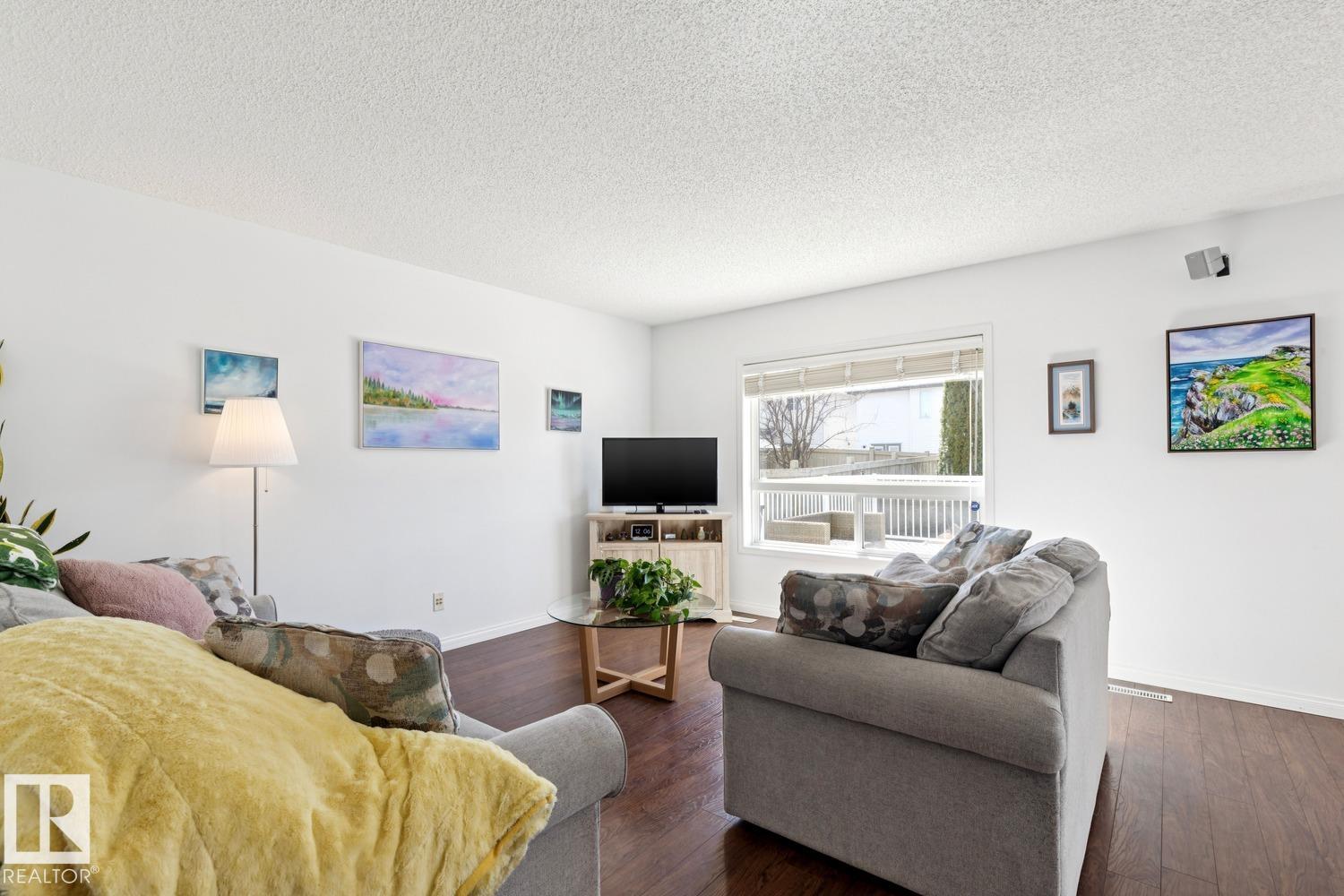 3219 30 Avenue NW, Silver Berry, Edmonton