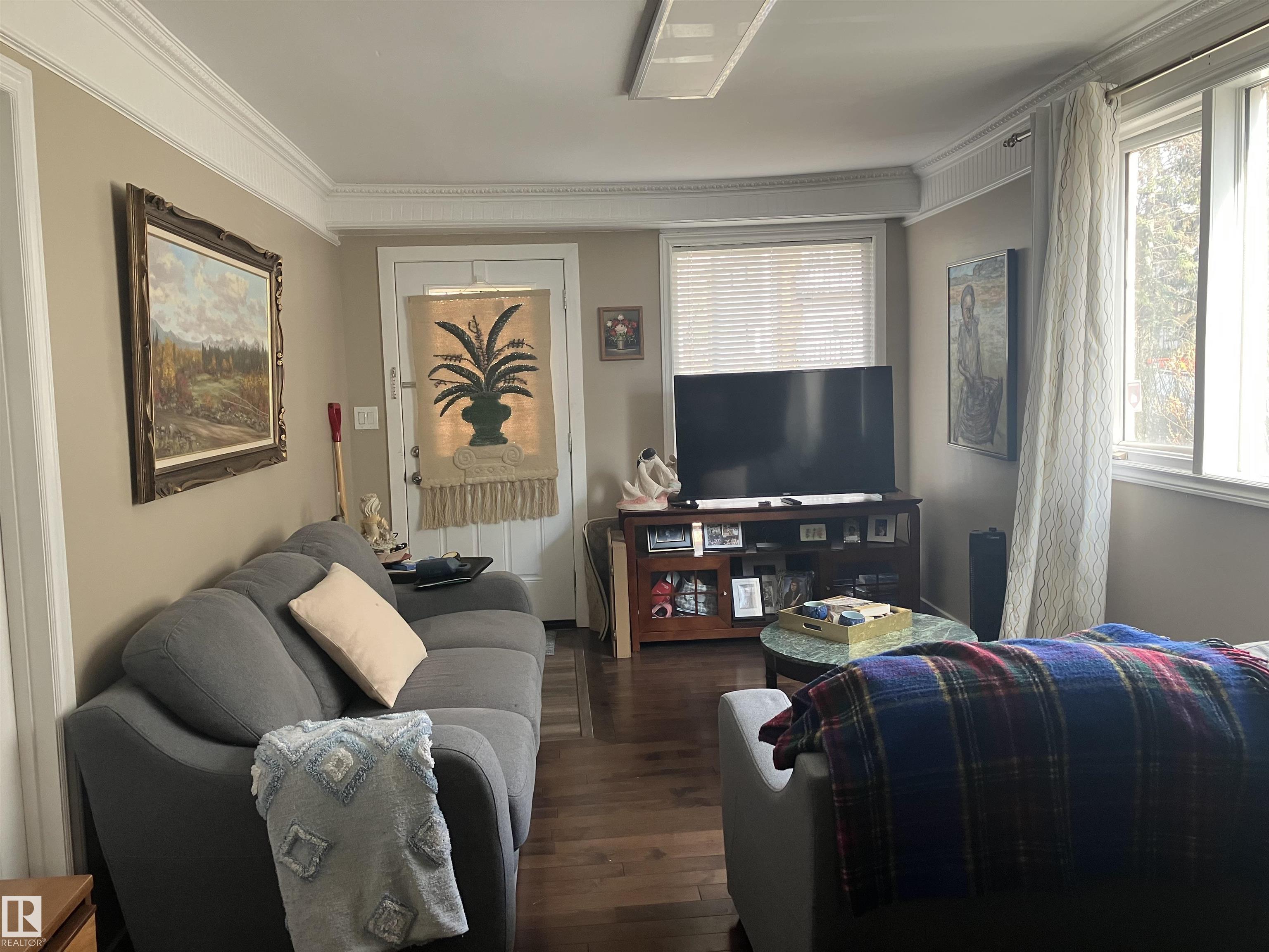 Photo 7 at 11724 88 Street NW, Parkdale, Edmonton