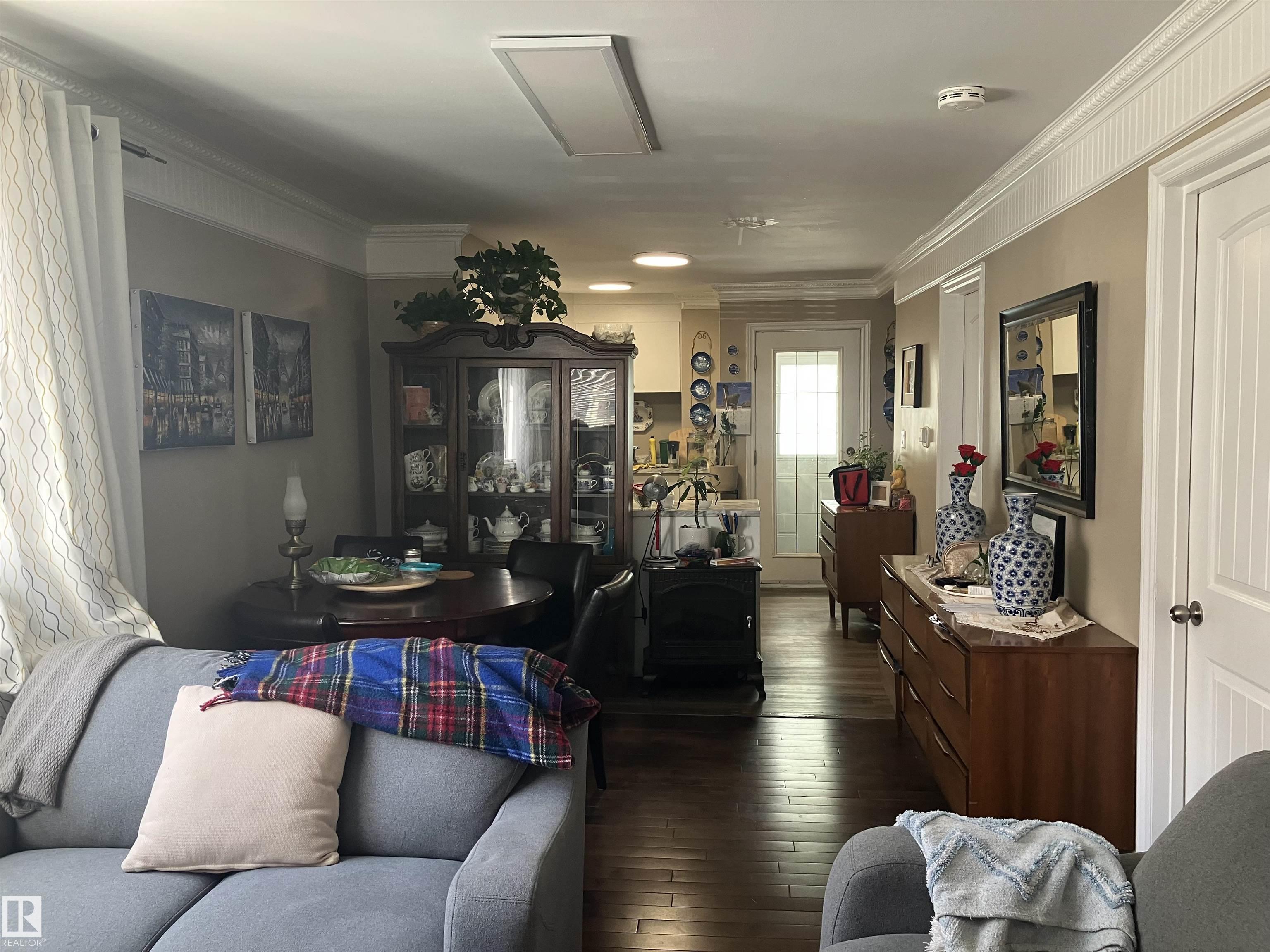 Photo 8 at 11724 88 Street NW, Parkdale, Edmonton