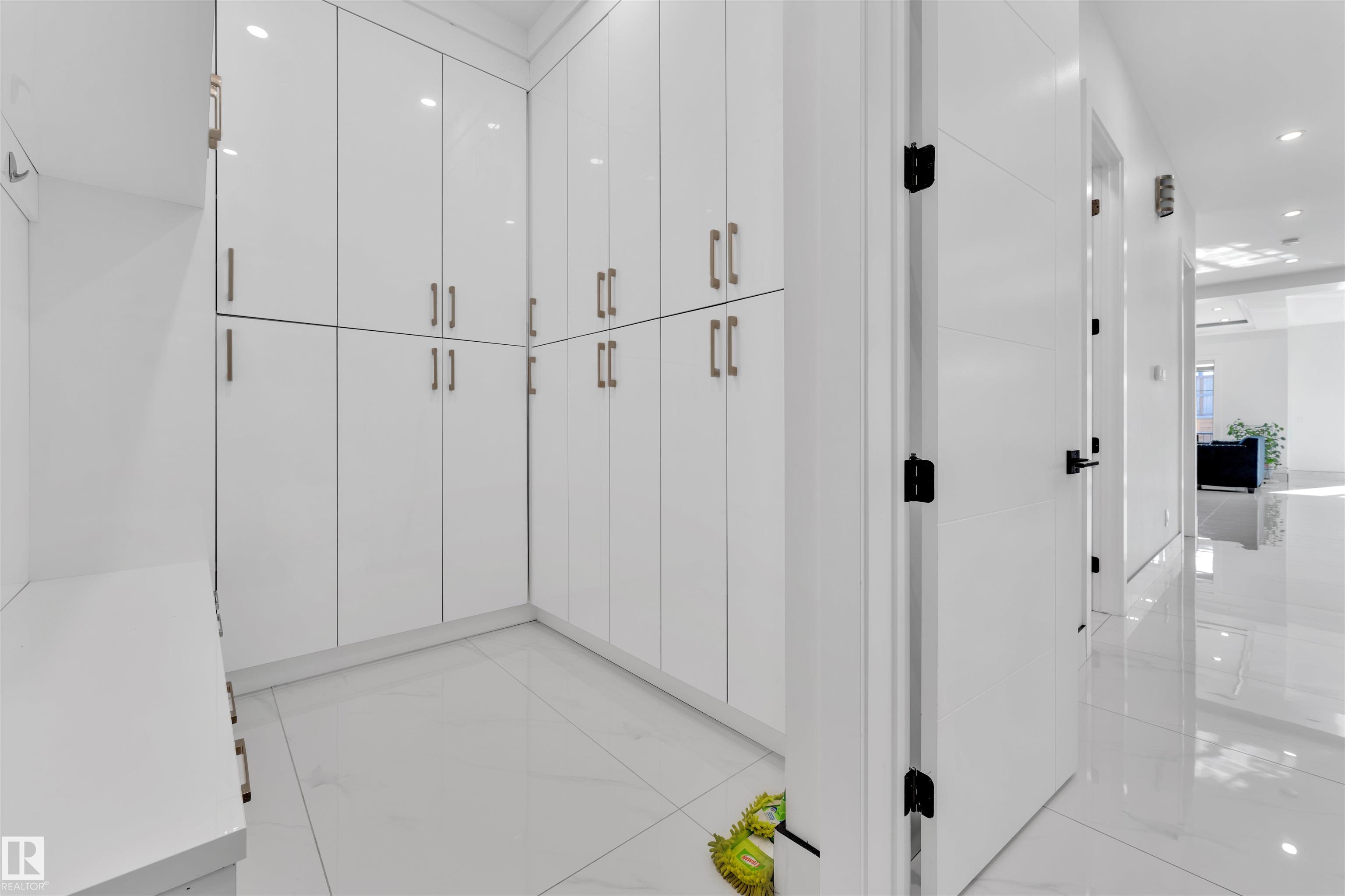 Photo 11 at 1704 19 Street NW, Laurel, Edmonton