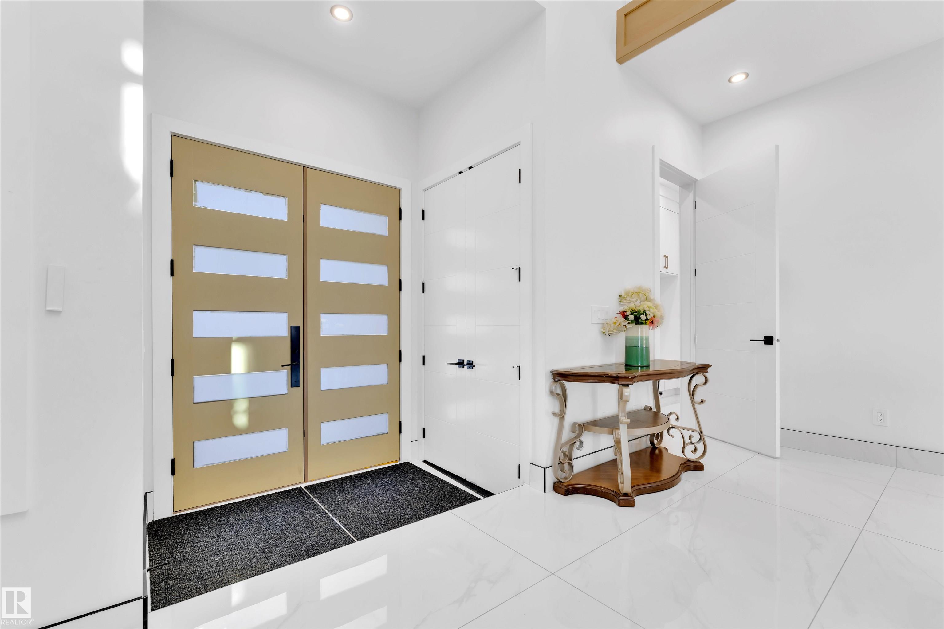 Photo 6 at 1704 19 Street NW, Laurel, Edmonton