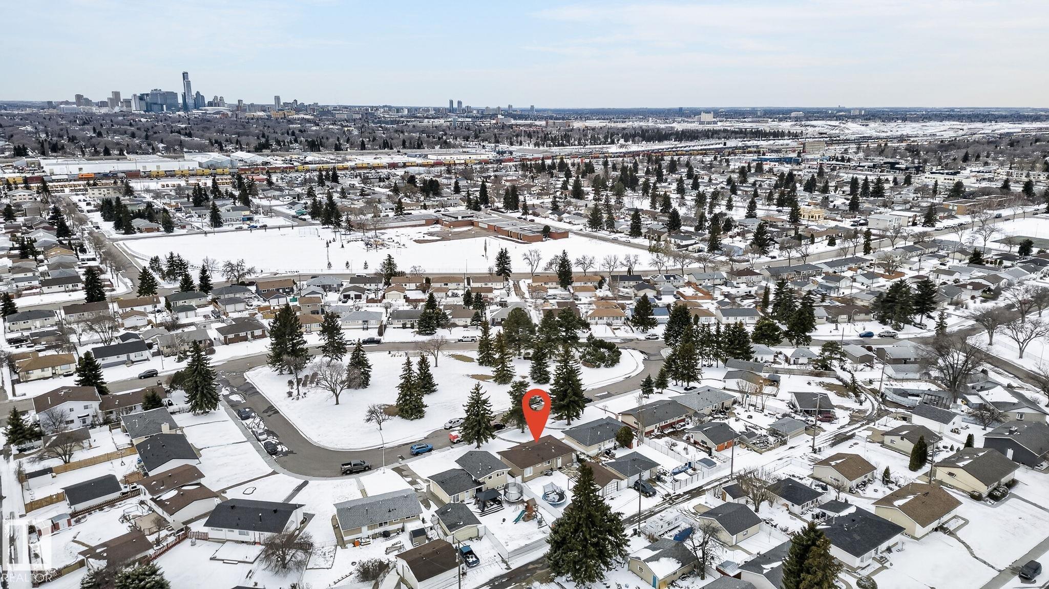 Photo 20 at 9112 130 Avenue NW, Killarney, Edmonton