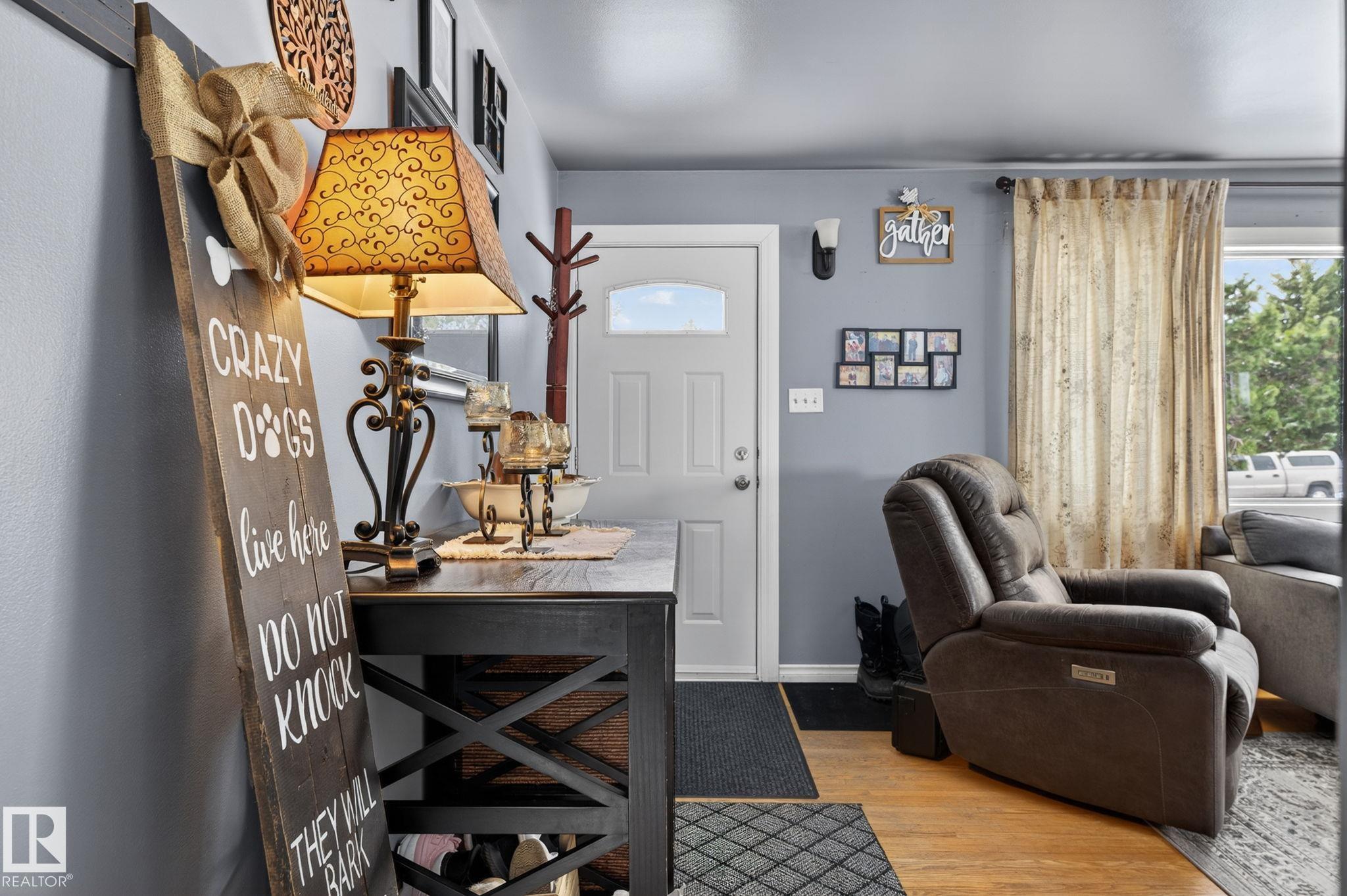 Photo 24 at 9112 130 Avenue NW, Killarney, Edmonton