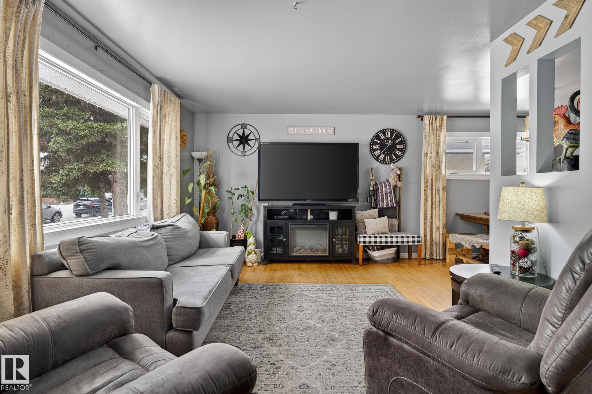 Photo 26 at 9112 130 Avenue NW, Killarney, Edmonton