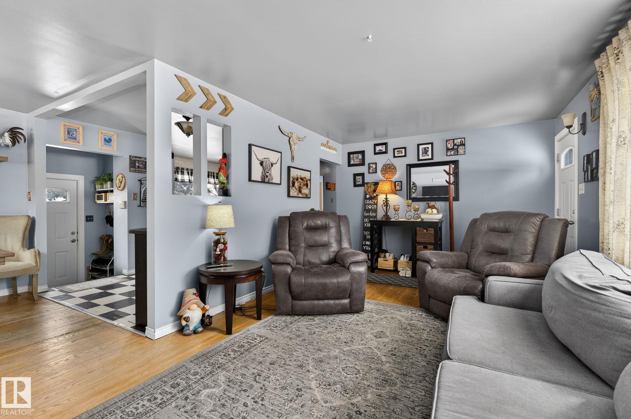 Photo 28 at 9112 130 Avenue NW, Killarney, Edmonton