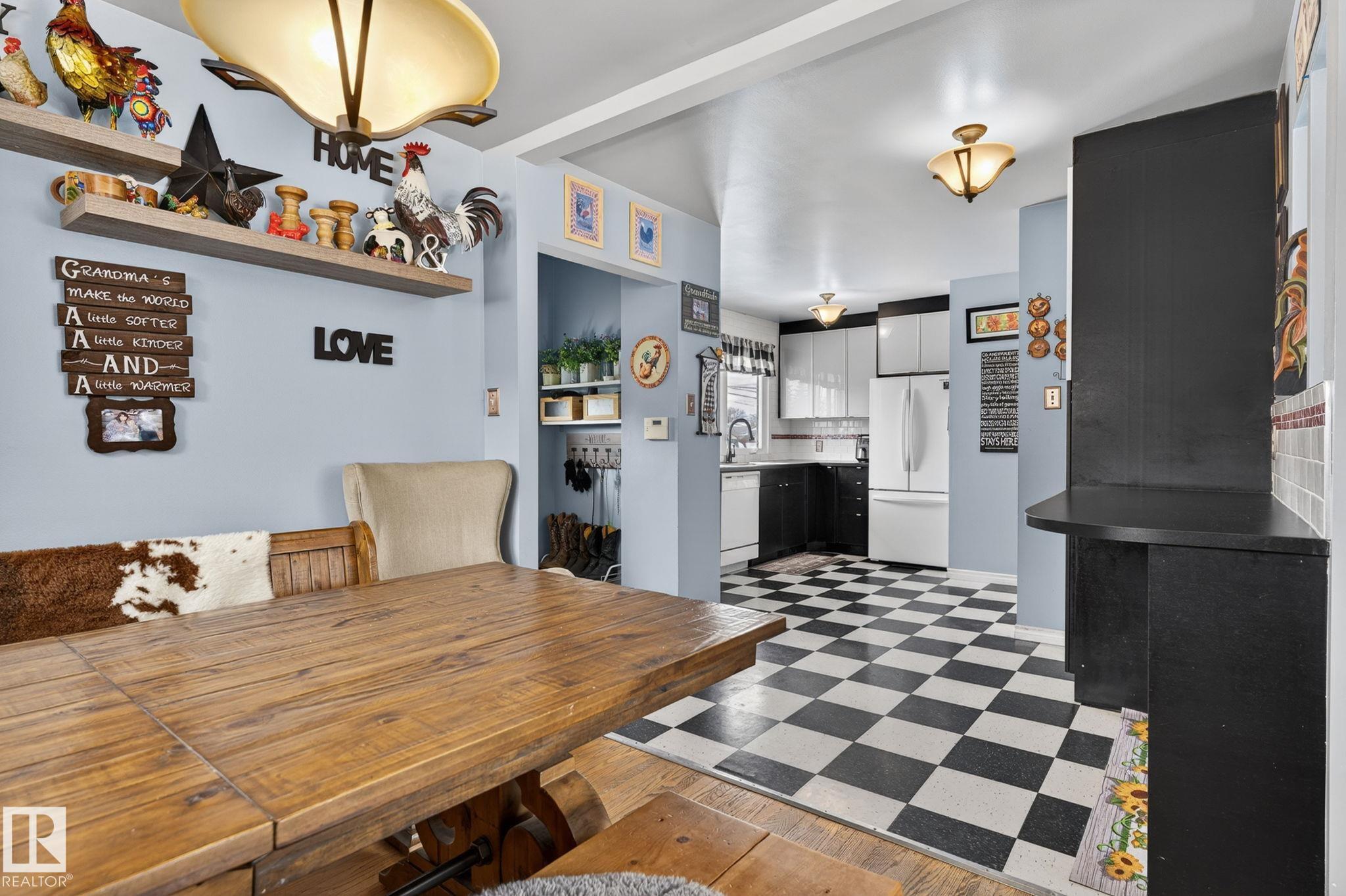 Photo 30 at 9112 130 Avenue NW, Killarney, Edmonton