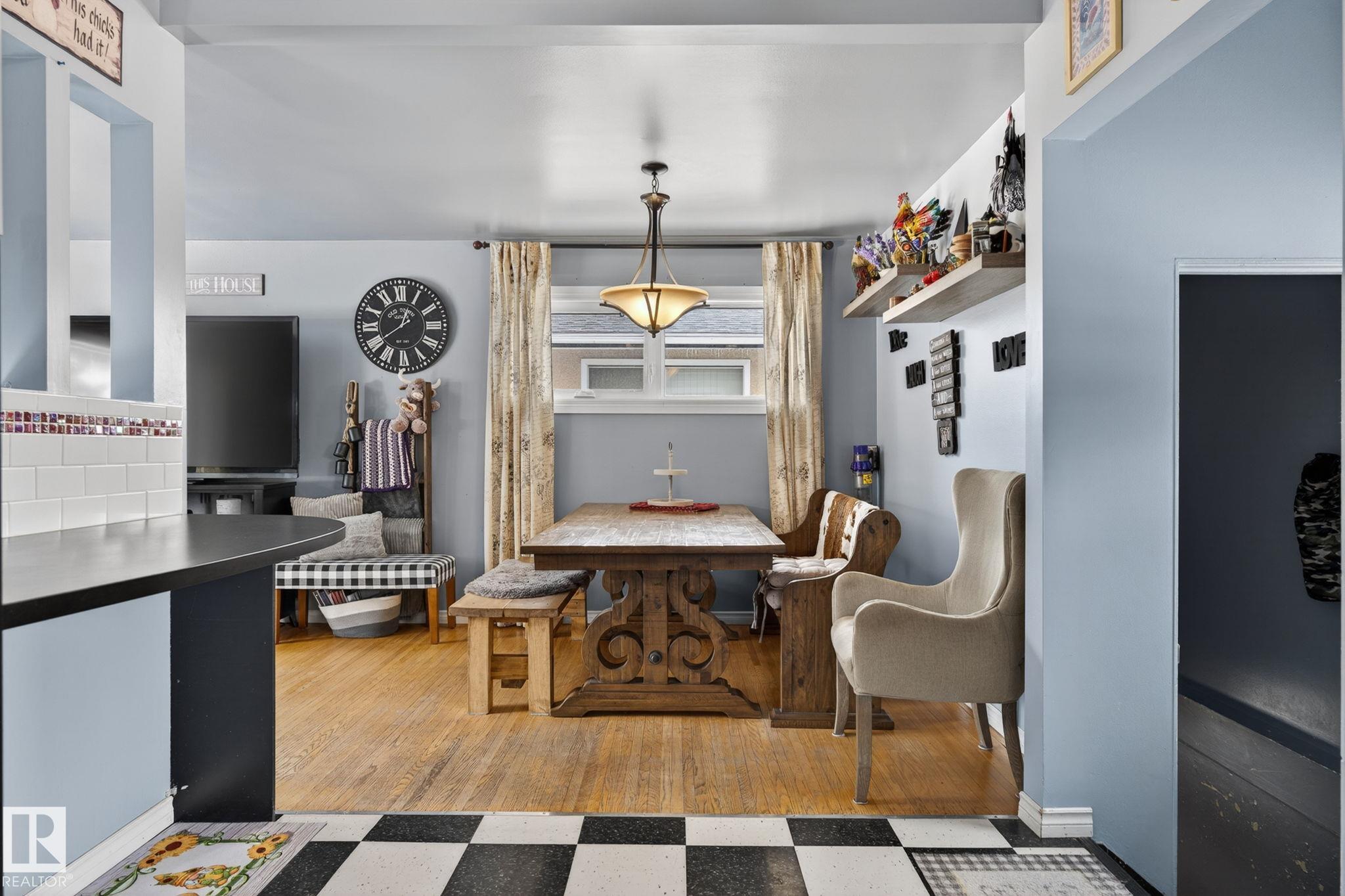 Photo 31 at 9112 130 Avenue NW, Killarney, Edmonton