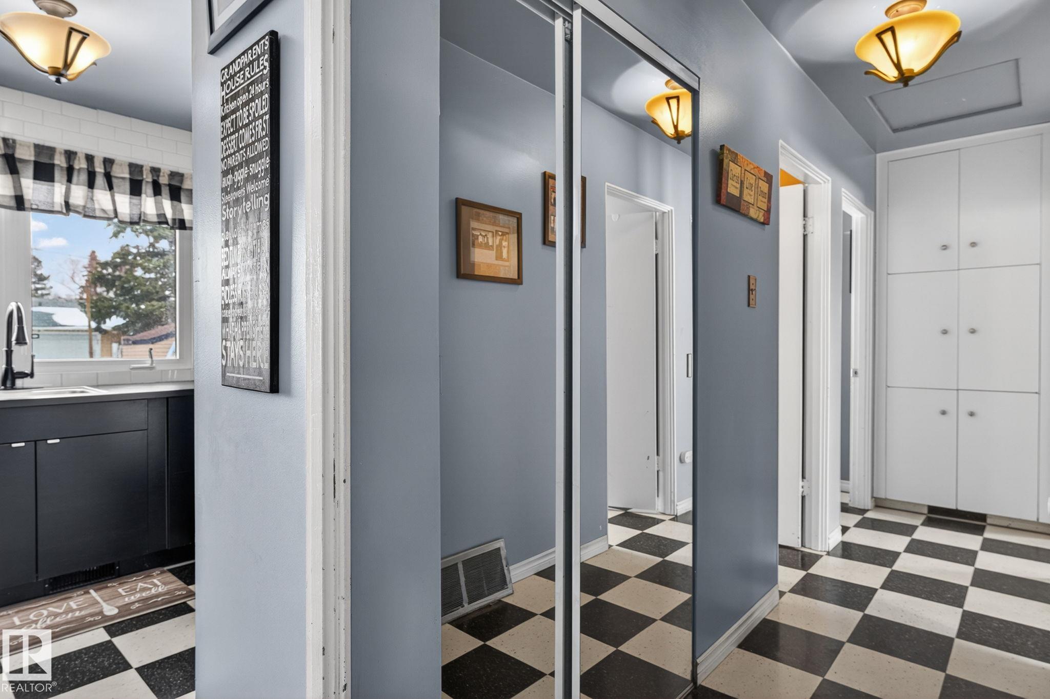 Photo 36 at 9112 130 Avenue NW, Killarney, Edmonton