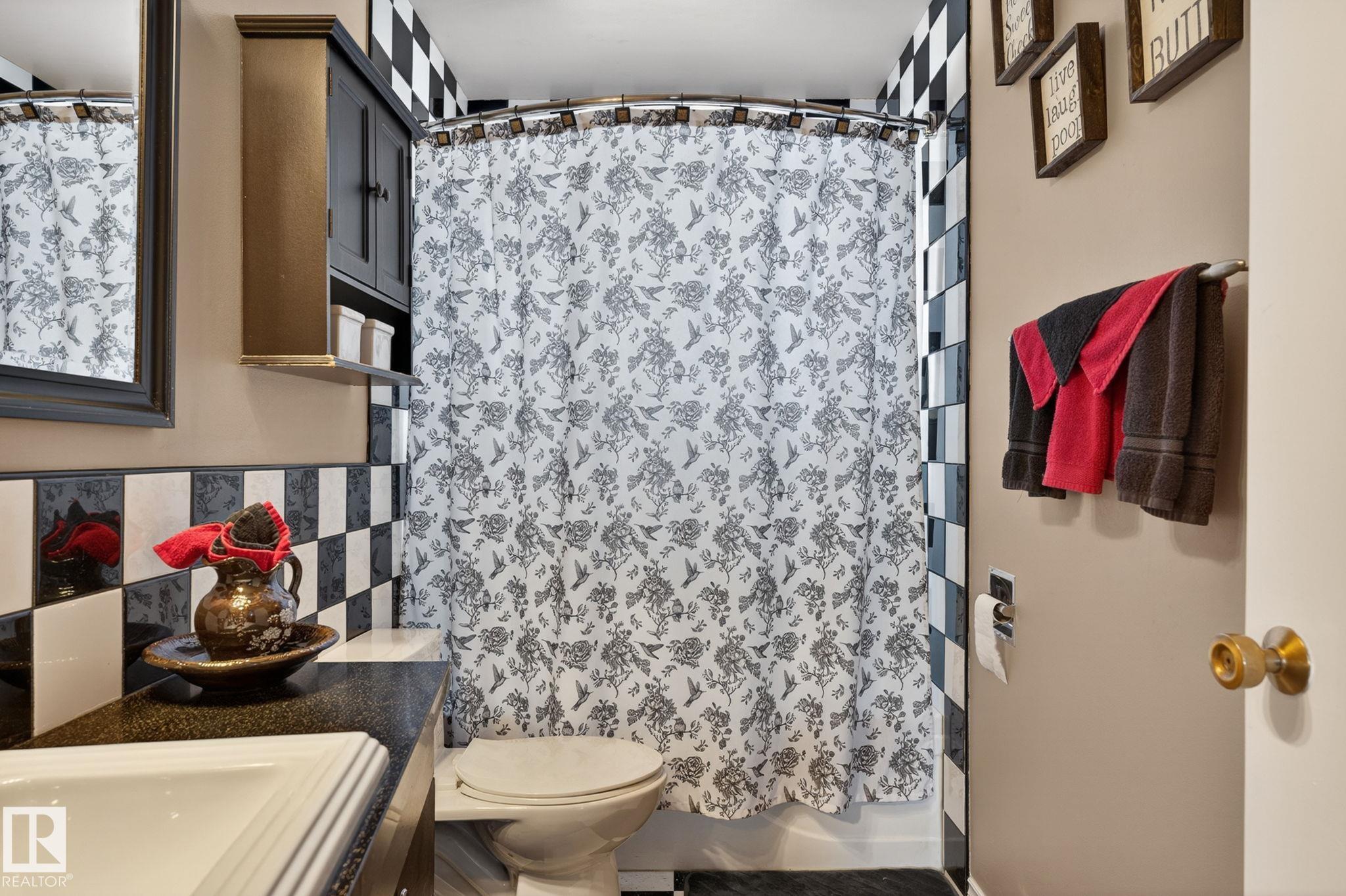 Photo 37 at 9112 130 Avenue NW, Killarney, Edmonton