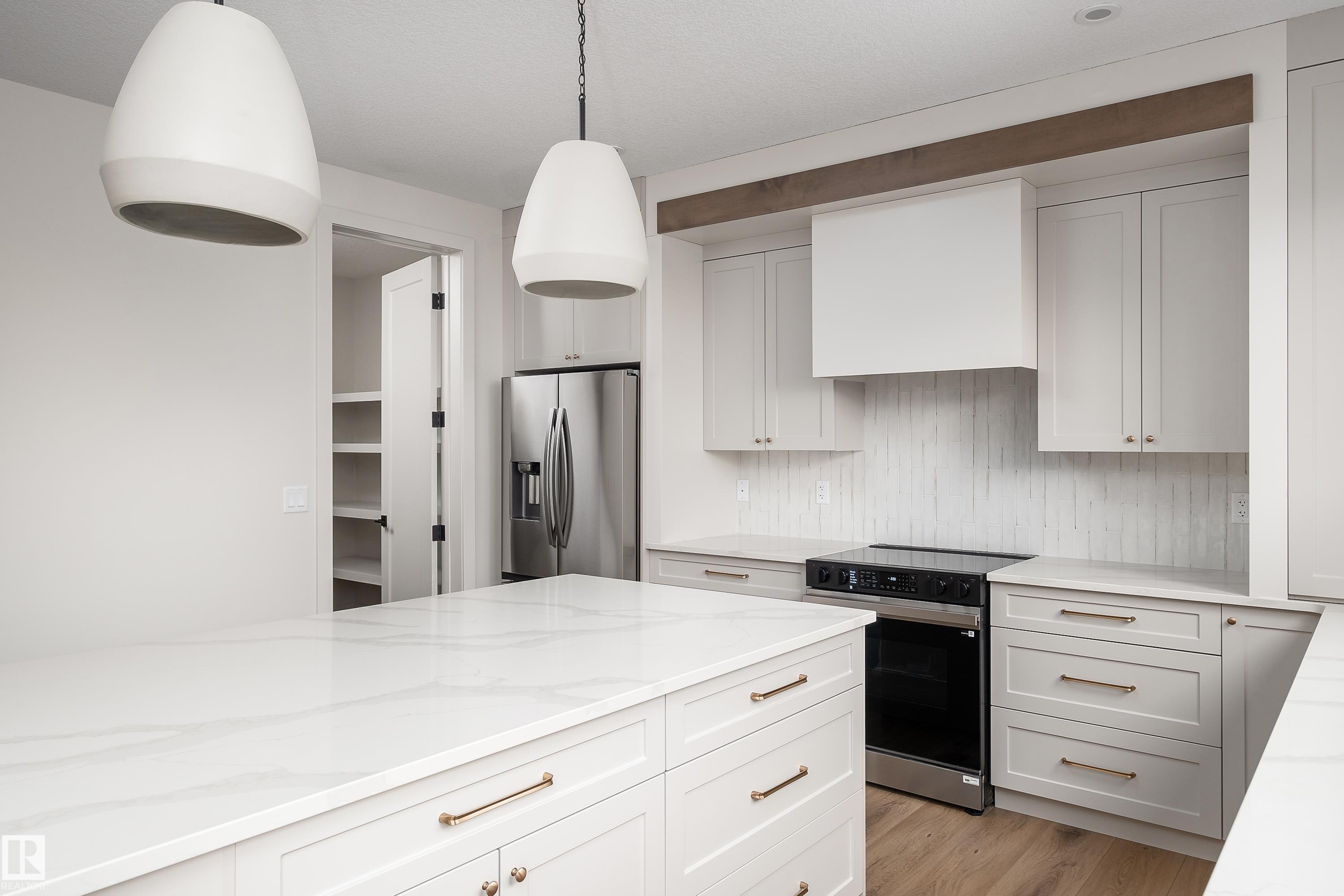 Photo 17 at 8 Darby Crescent, Deer Park, Spruce Grove