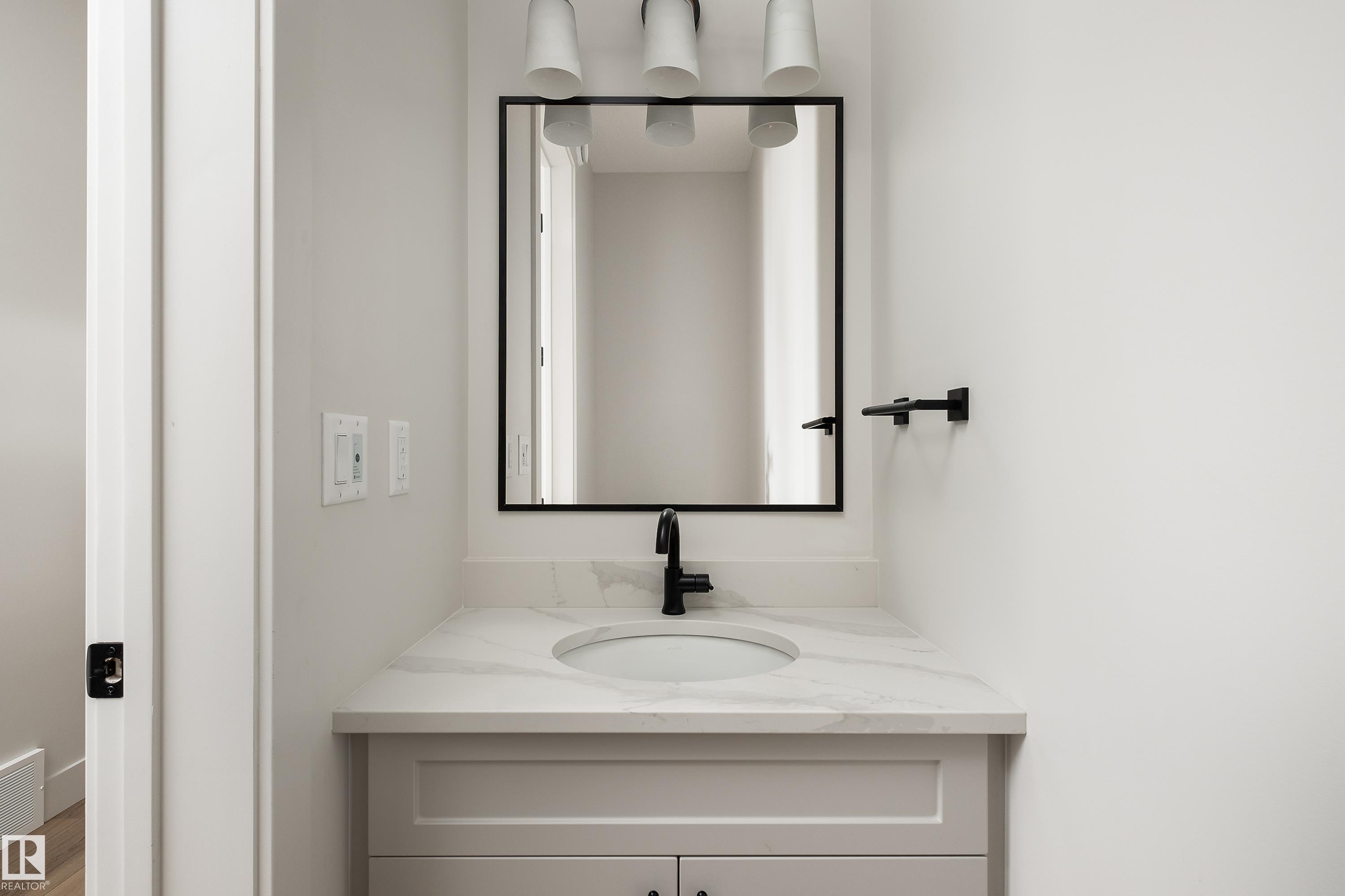 Photo 21 at 8 Darby Crescent, Deer Park, Spruce Grove