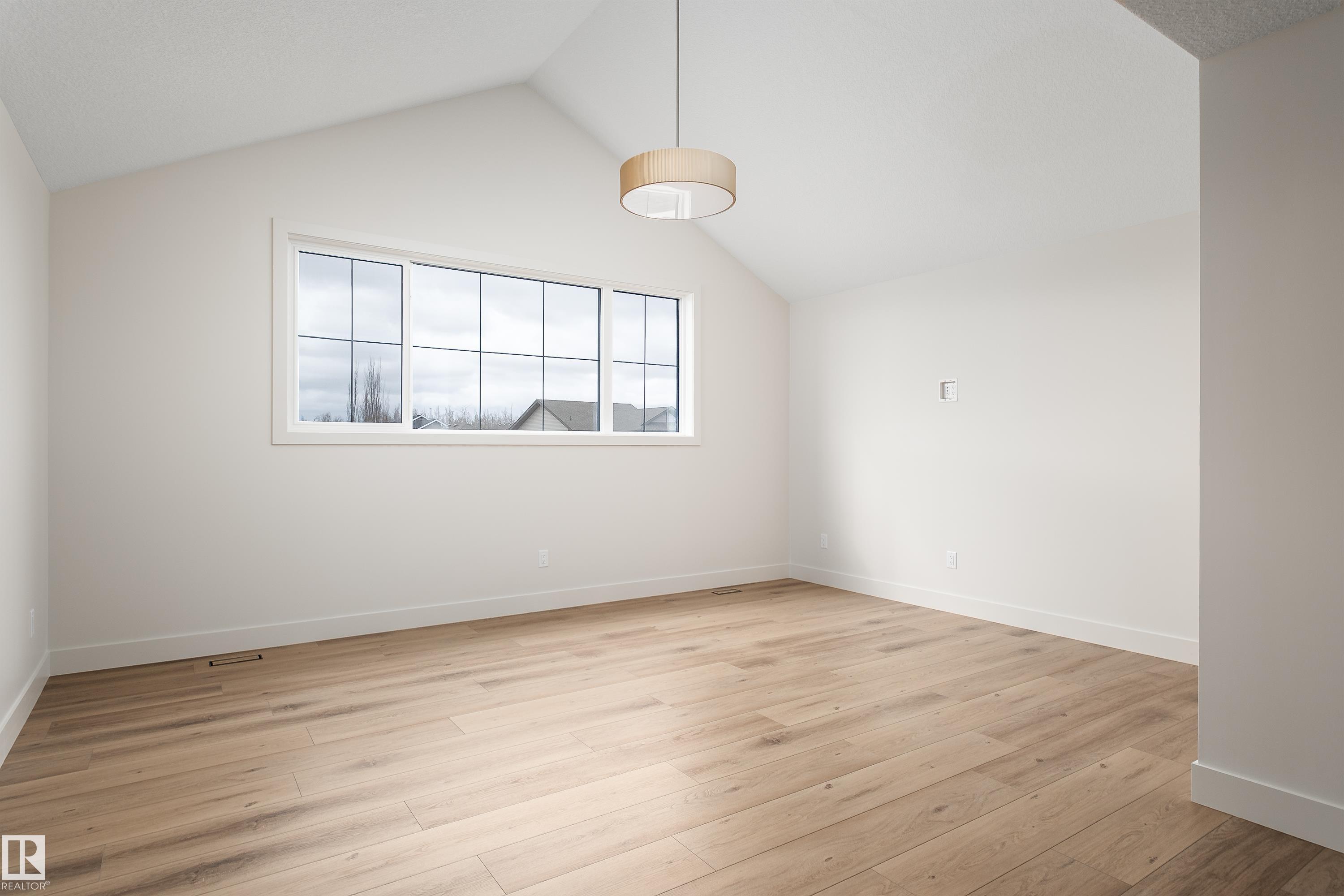 Photo 22 at 8 Darby Crescent, Deer Park, Spruce Grove