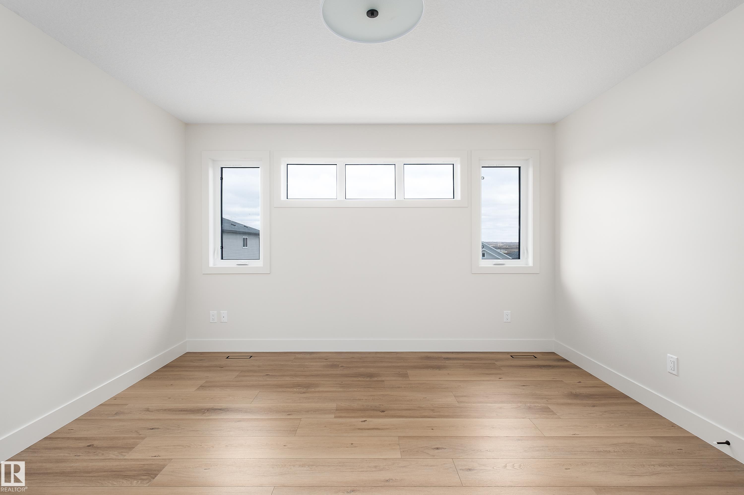 Photo 25 at 8 Darby Crescent, Deer Park, Spruce Grove