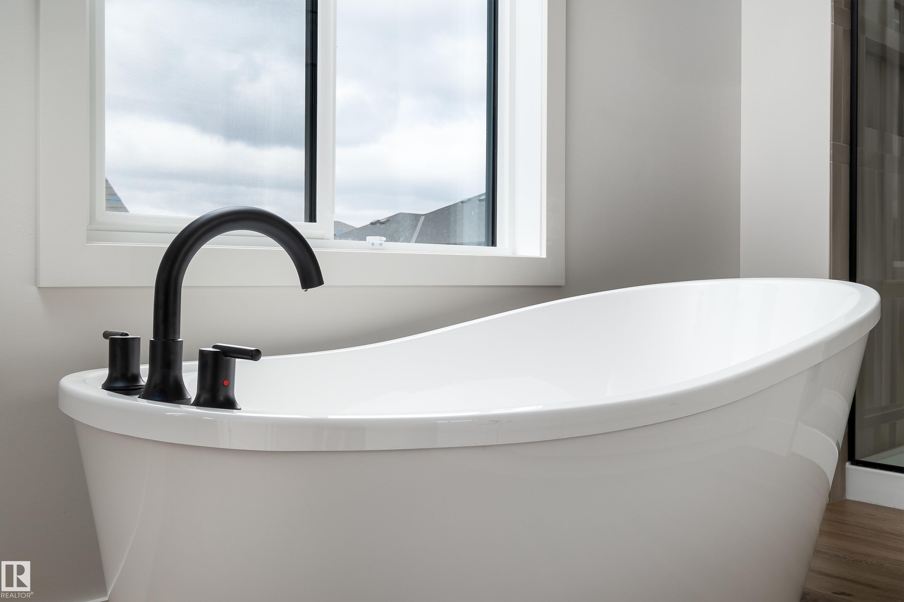 Photo 32 at 8 Darby Crescent, Deer Park, Spruce Grove