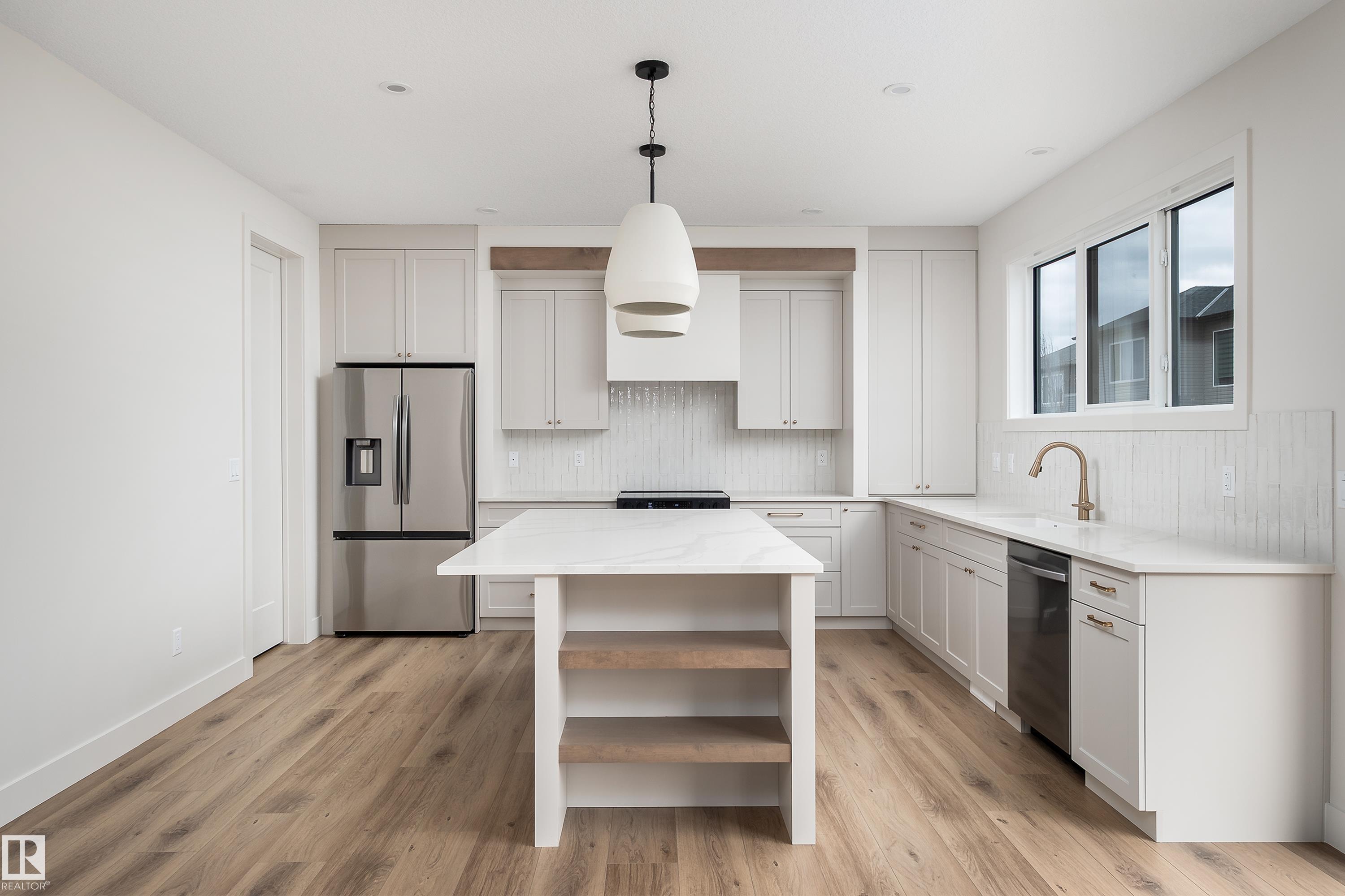 Photo 9 at 8 Darby Crescent, Deer Park, Spruce Grove