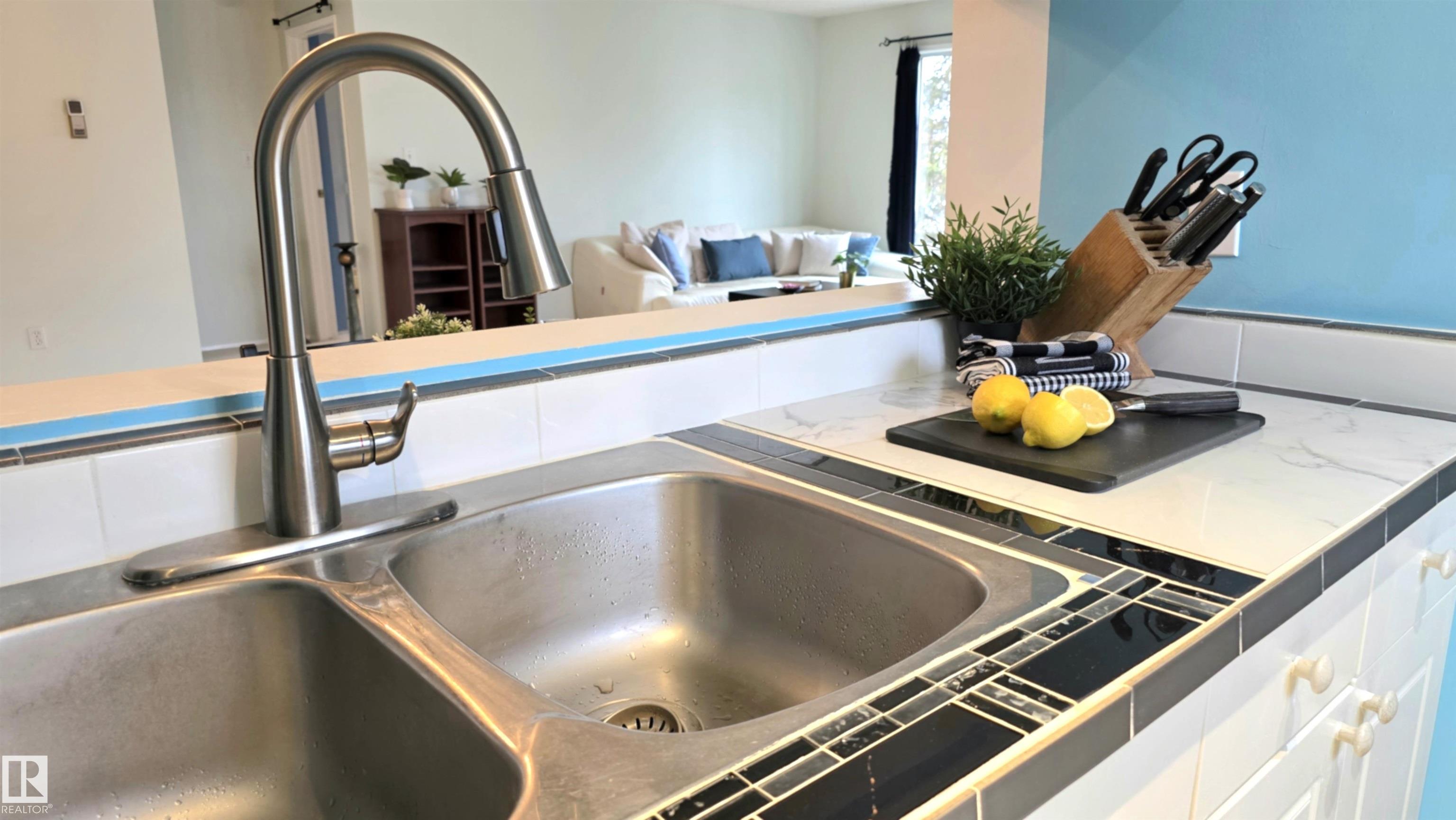 318 - 17109 67 Avenue NW, Callingwood South, Edmonton