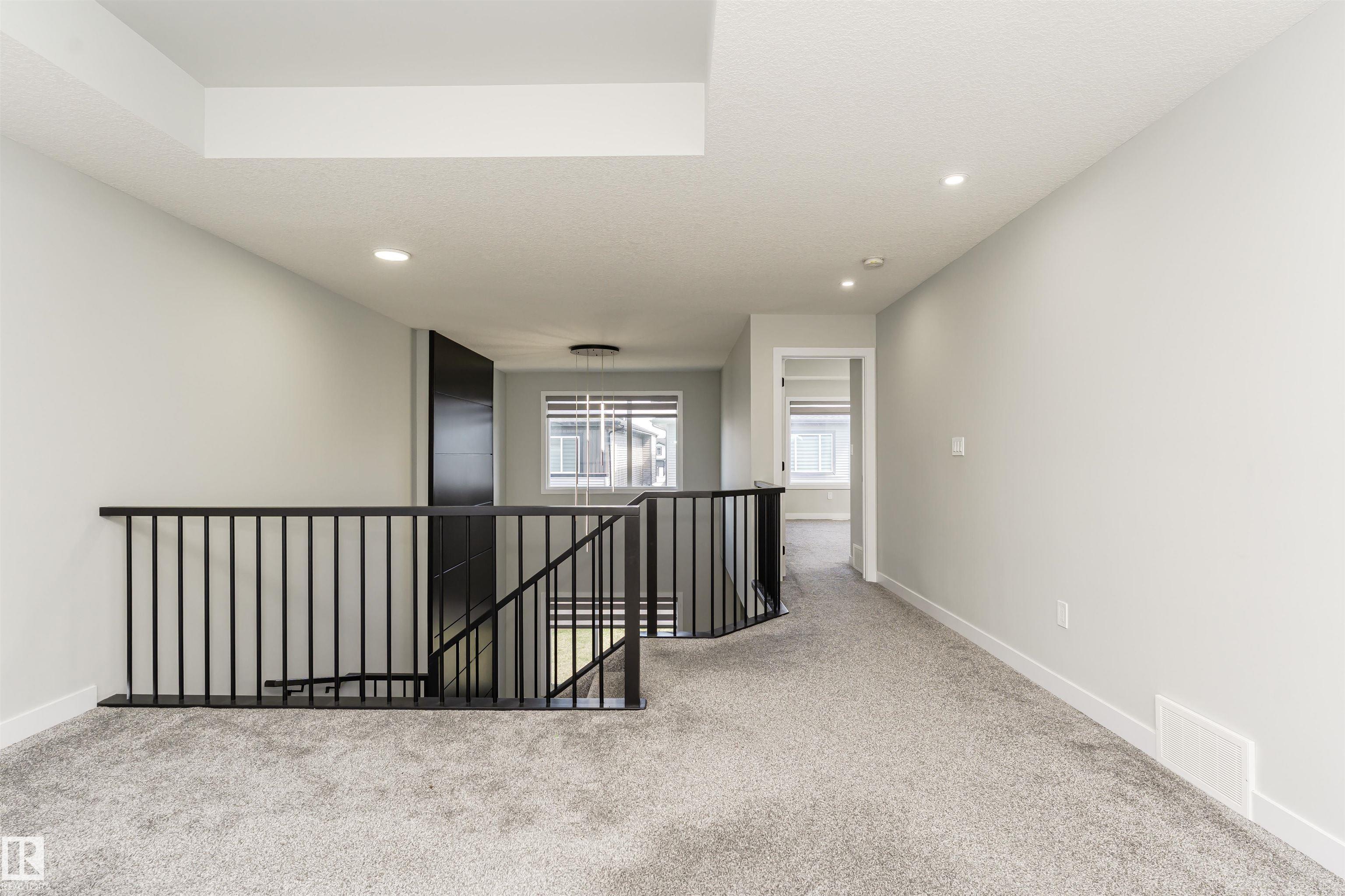 https://zimg.paragon.ice.com/ParagonImages/Property/PM/RAE/225397221/33/0/0/cfee0d7205966bfee28be9d8d4188703/1/bcc1bc67fbecfdc62ac02056f628baaf/225397221-40a38279-228e-4038-94a3-7549c786d37a.JPG