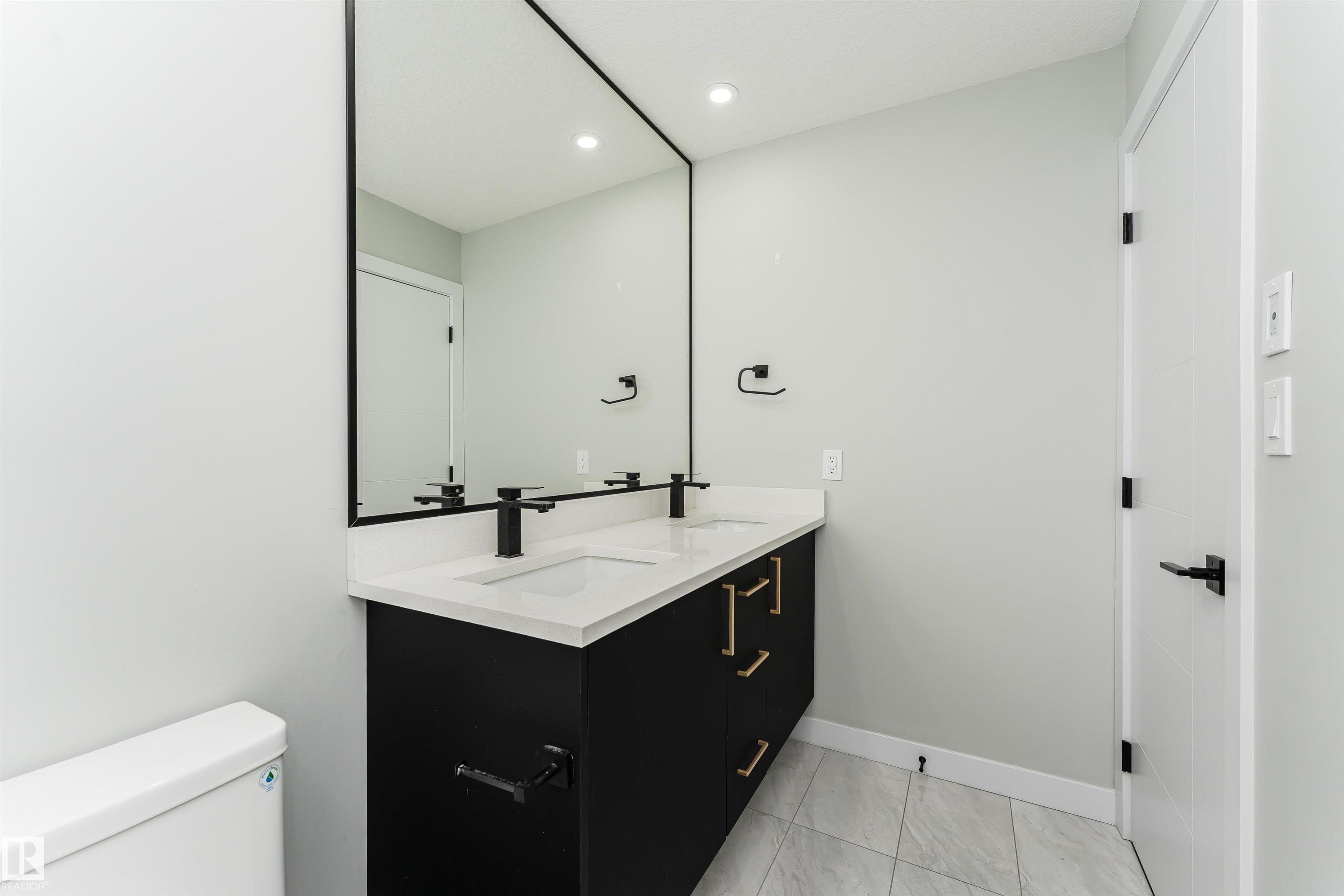 https://zimg.paragon.ice.com/ParagonImages/Property/PM/RAE/225397221/47/0/0/d5b1445bc9cb8d93efcf5099c8aea4a7/1/bcc1bc67fbecfdc62ac02056f628baaf/225397221-3675ed1a-f30b-4a42-88e0-edda06bee21e.JPG