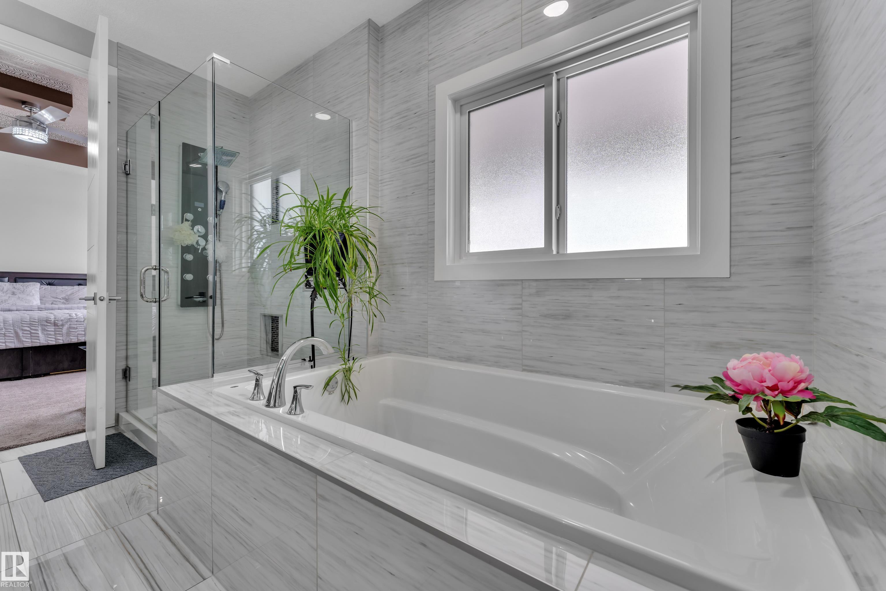 Photo 24 at 1404 25 Street NW, Laurel, Edmonton