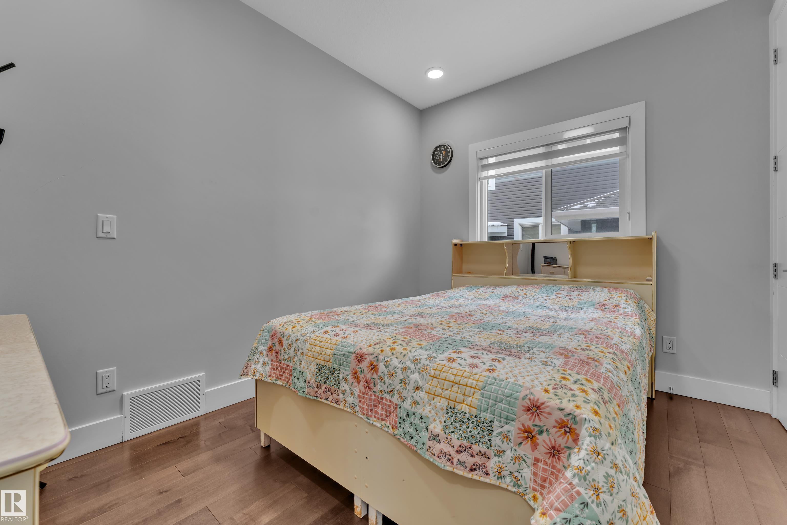 Photo 6 at 1404 25 Street NW, Laurel, Edmonton