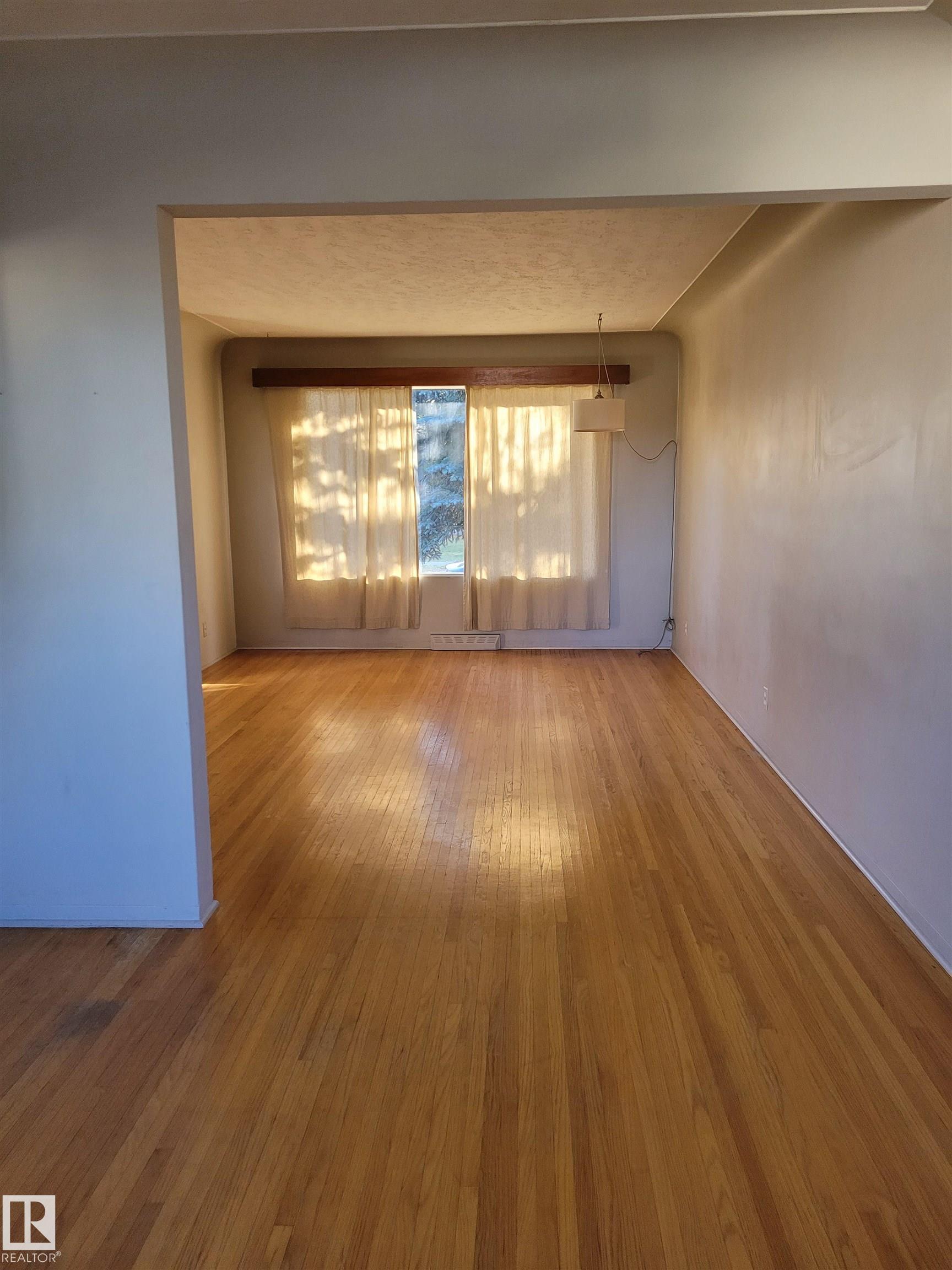 Photo 8 at 14416 110a Avenue NW, McQueen, Edmonton