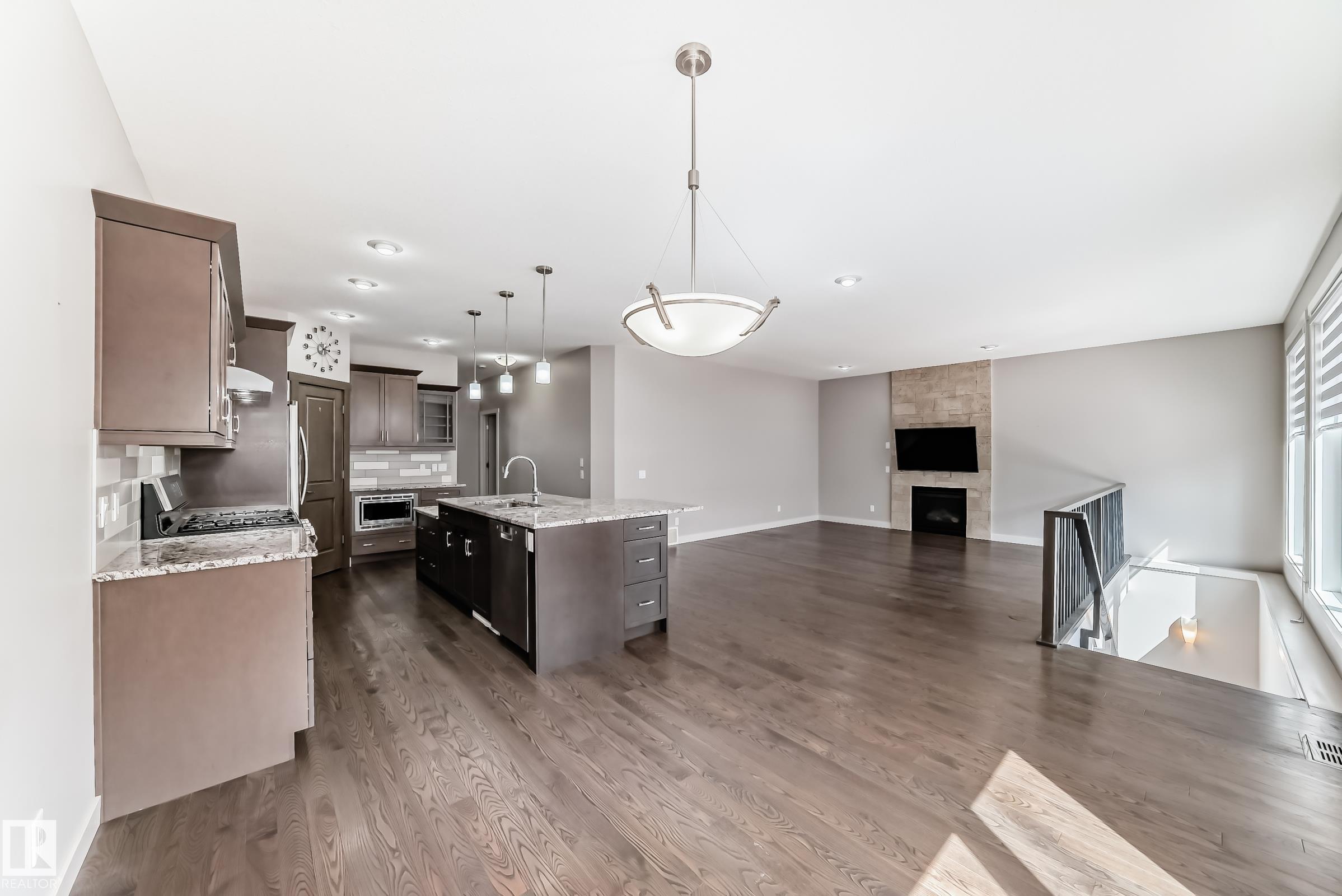 https://zimg.paragon.ice.com/ParagonImages/Property/PM/RAE/225397228/22/0/0/d8ff84a48483bd92a747f195e0bb47a7/1/7a303286c7b75c4d911d13b20ff480cd/225397228-07685699-7a3c-41a6-b76a-e5e43acc2c75.JPG