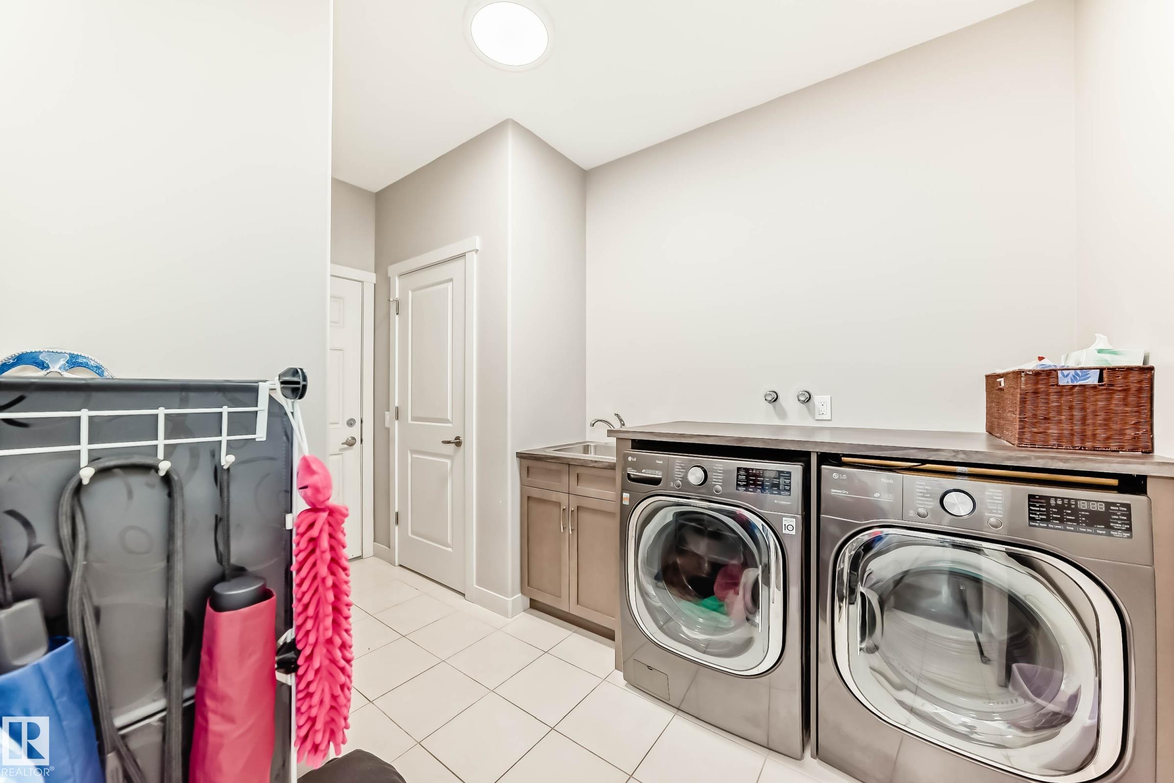 https://zimg.paragon.ice.com/ParagonImages/Property/PM/RAE/225397228/37/0/0/3e3b9b1e874c5d26fbc748a9965144c8/1/7a303286c7b75c4d911d13b20ff480cd/225397228-5963DBE2-B873-49B4-843F-C3E61B4135DB.JPG
