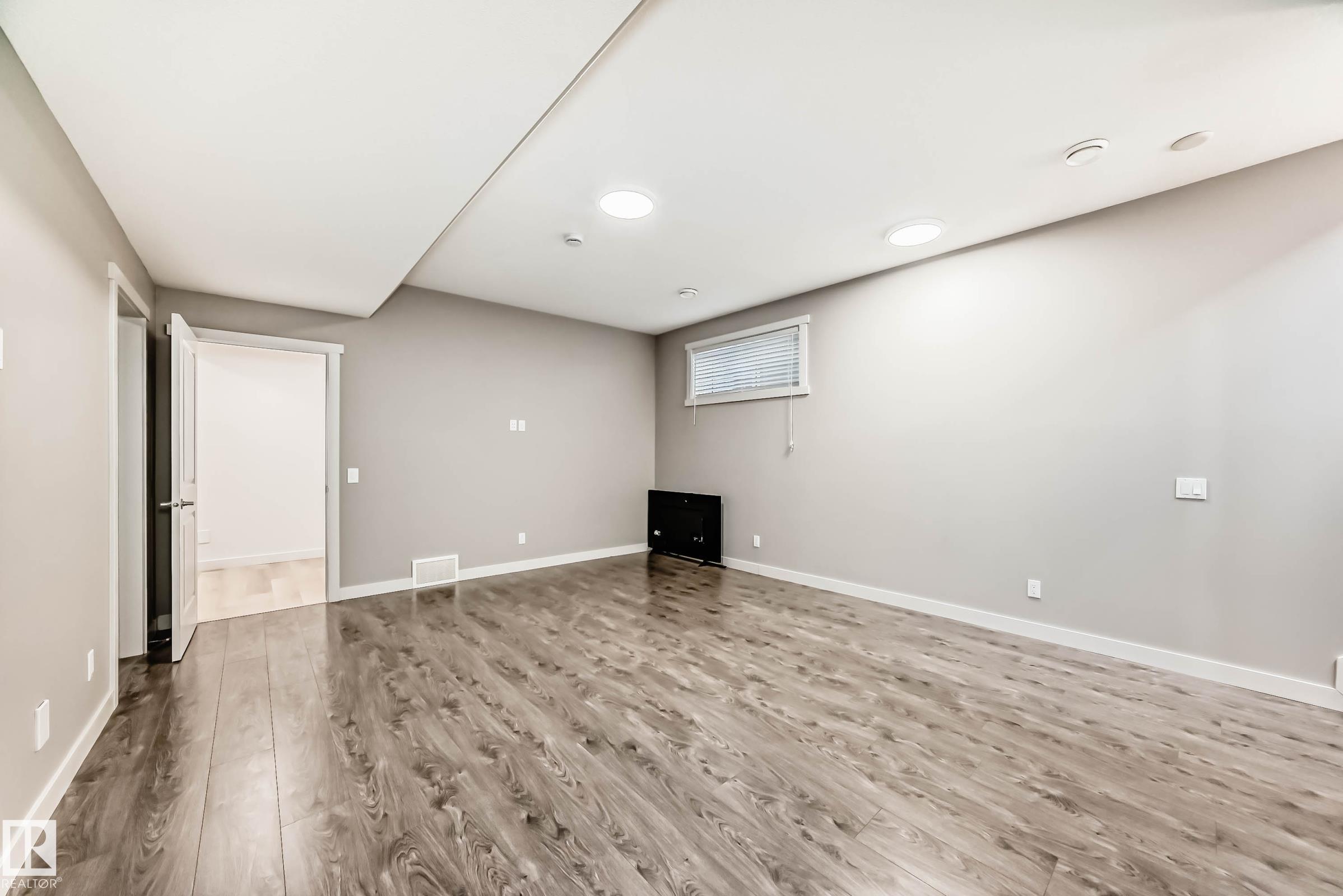 https://zimg.paragon.ice.com/ParagonImages/Property/PM/RAE/225397228/42/0/0/d4c53694c8444028bc00f4744d19872c/1/7a303286c7b75c4d911d13b20ff480cd/225397228-3589D266-4644-48DC-A3D0-05B0F2546A96.JPG