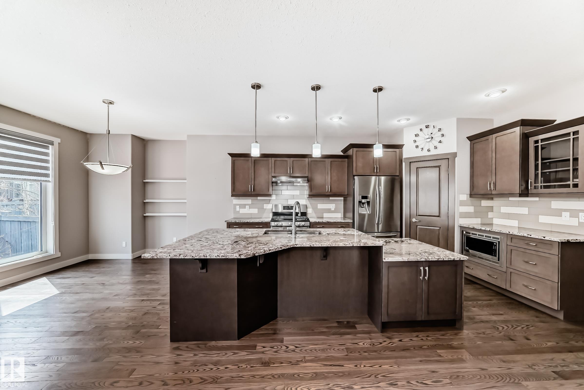 https://zimg.paragon.ice.com/ParagonImages/Property/PM/RAE/225397228/7/0/0/a6a4b51082d8d354e675c8bbf4020cc2/1/7a303286c7b75c4d911d13b20ff480cd/225397228-2291a05c-26e4-4ac9-9c6c-1a4deef3b8ad.JPG