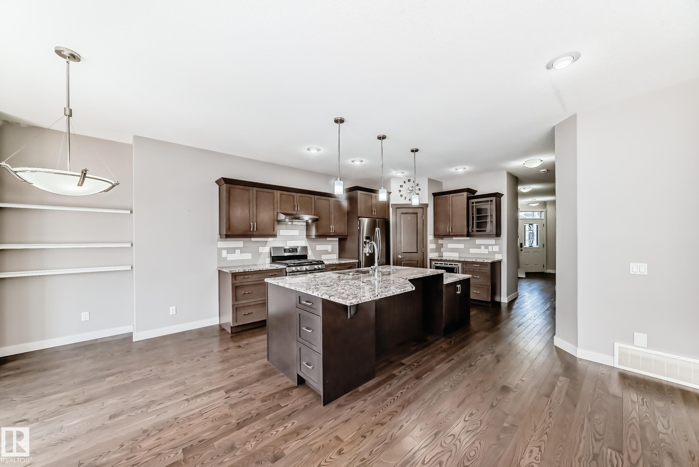 https://zimg.paragon.ice.com/ParagonImages/Property/PM/RAE/225397228/8/0/0/97059948caff72e74816bc3a6994b4b5/1/7a303286c7b75c4d911d13b20ff480cd/225397228-b19092b2-4db9-43bb-b1ae-7cb0f10db78f.JPG