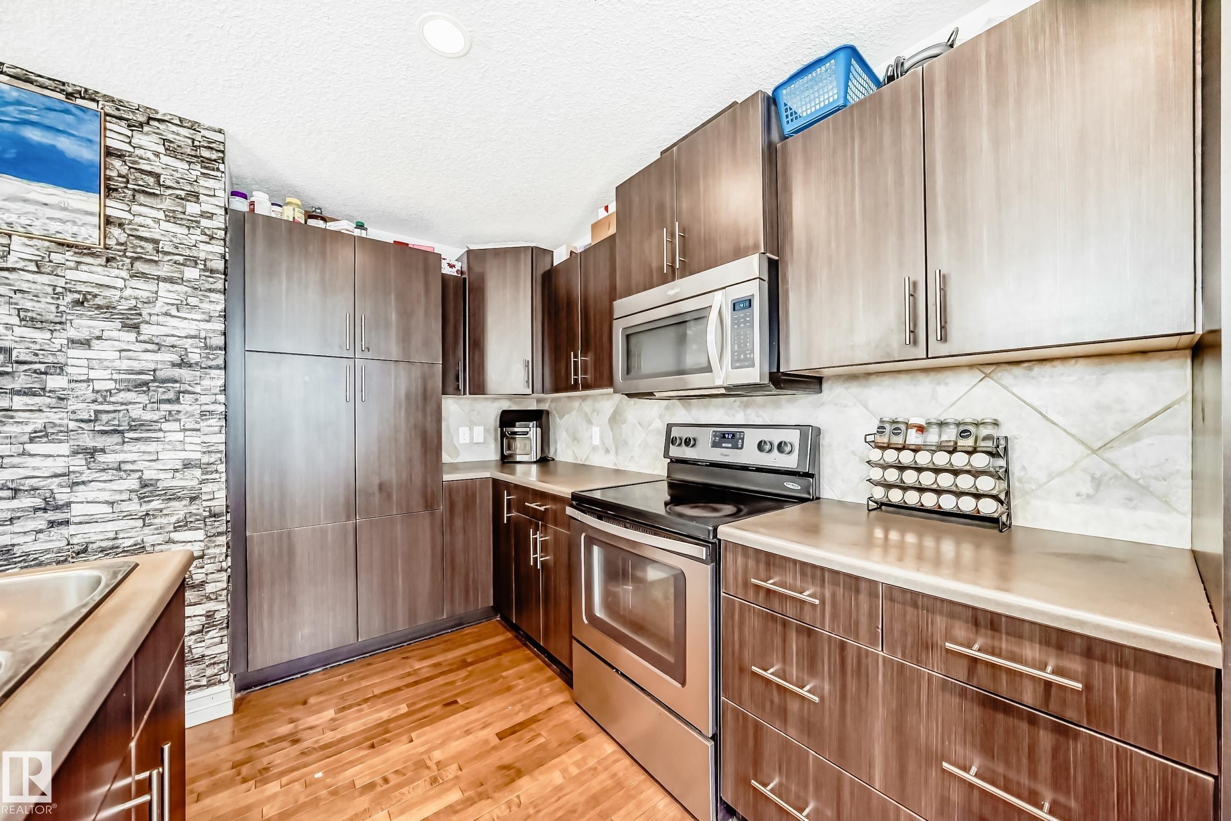 Photo 10 at 69 - 3625 144 Avenue NW, Clareview Town Centre, Edmonton
