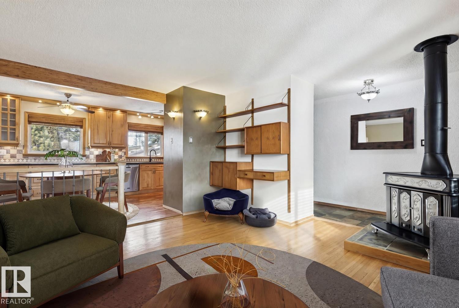 Photo 7 at 9124 167 Street NW, West Meadowlark Park, Edmonton