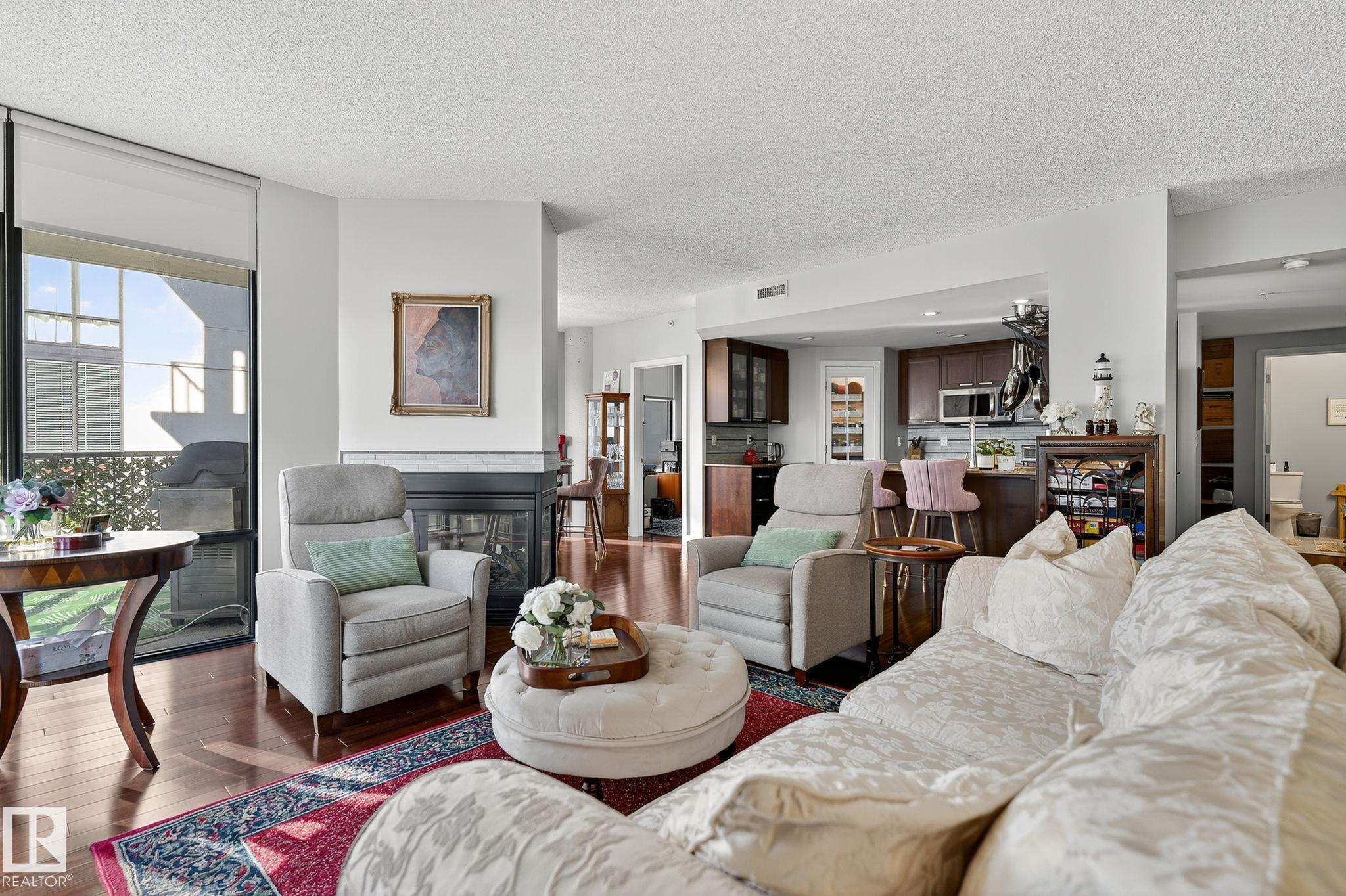 401 - 10028 119 Street NW, Wîhkwêntôwin, Edmonton