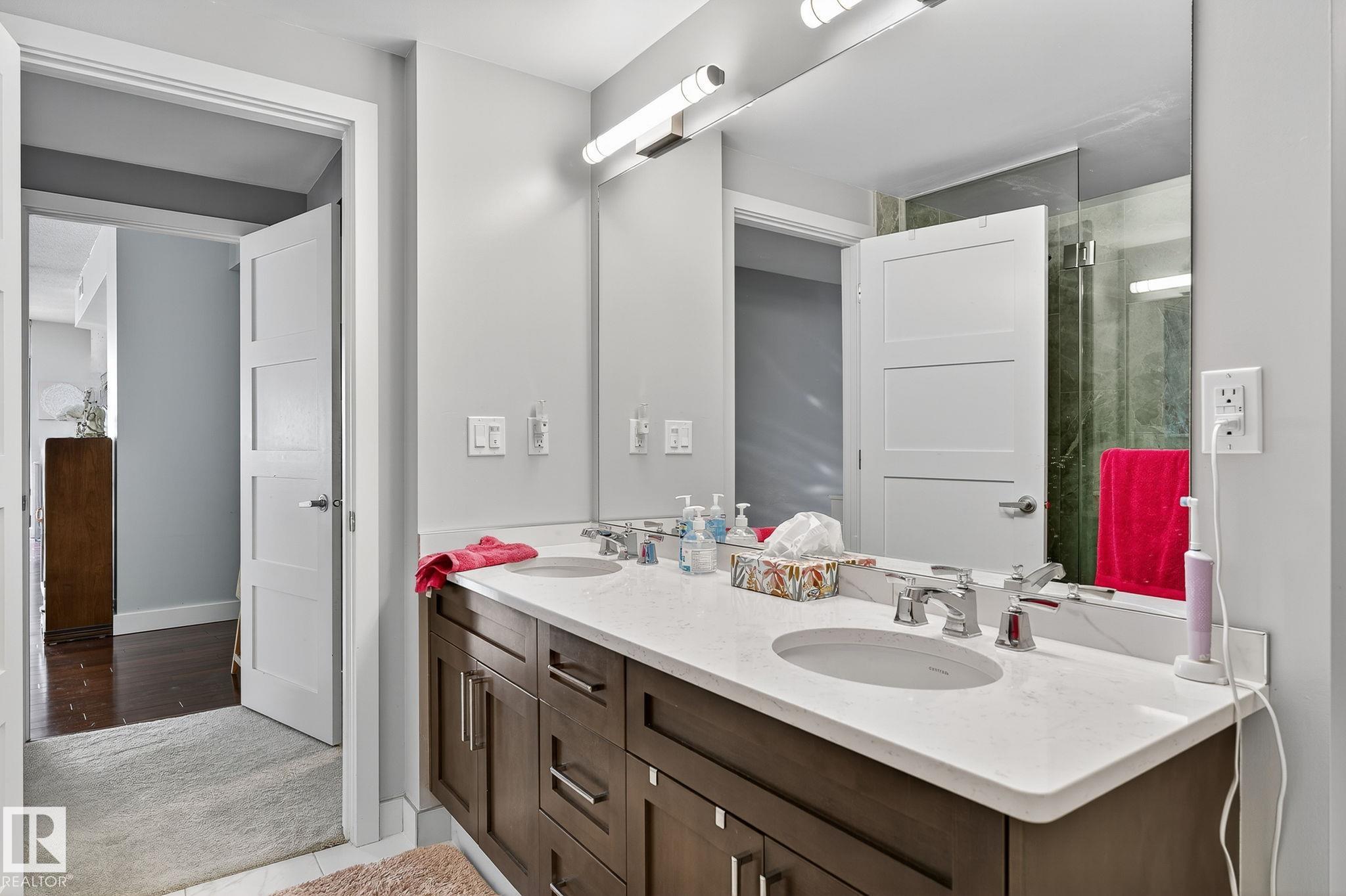 Photo 16 at 401 - 10028 119 Street NW, Wîhkwêntôwin, Edmonton