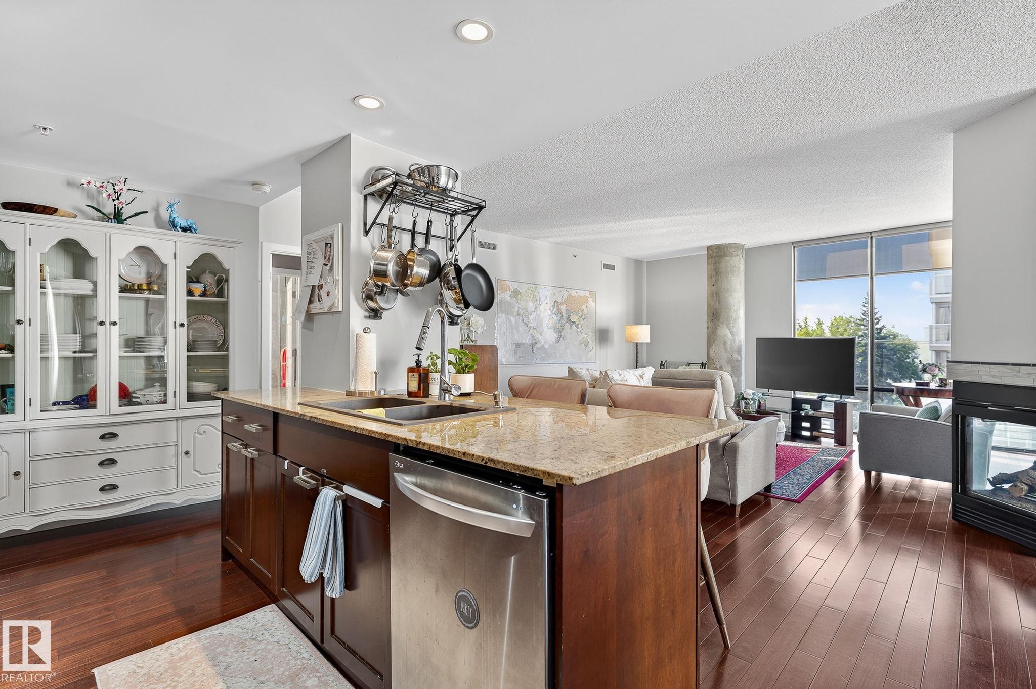 Photo 7 at 401 - 10028 119 Street NW, Wîhkwêntôwin, Edmonton