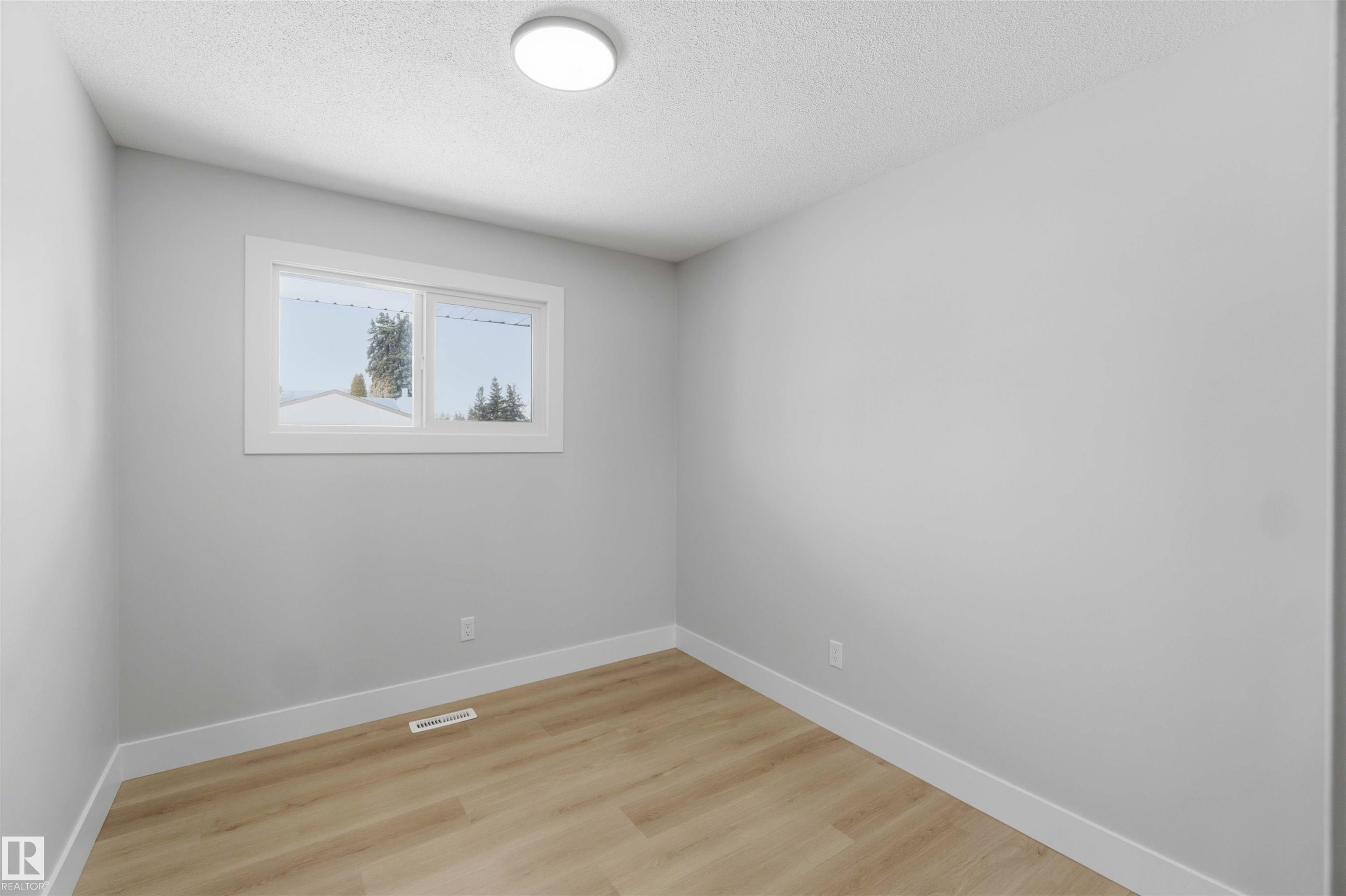 Photo 19 at 15015 95 Street NW, Evansdale, Edmonton