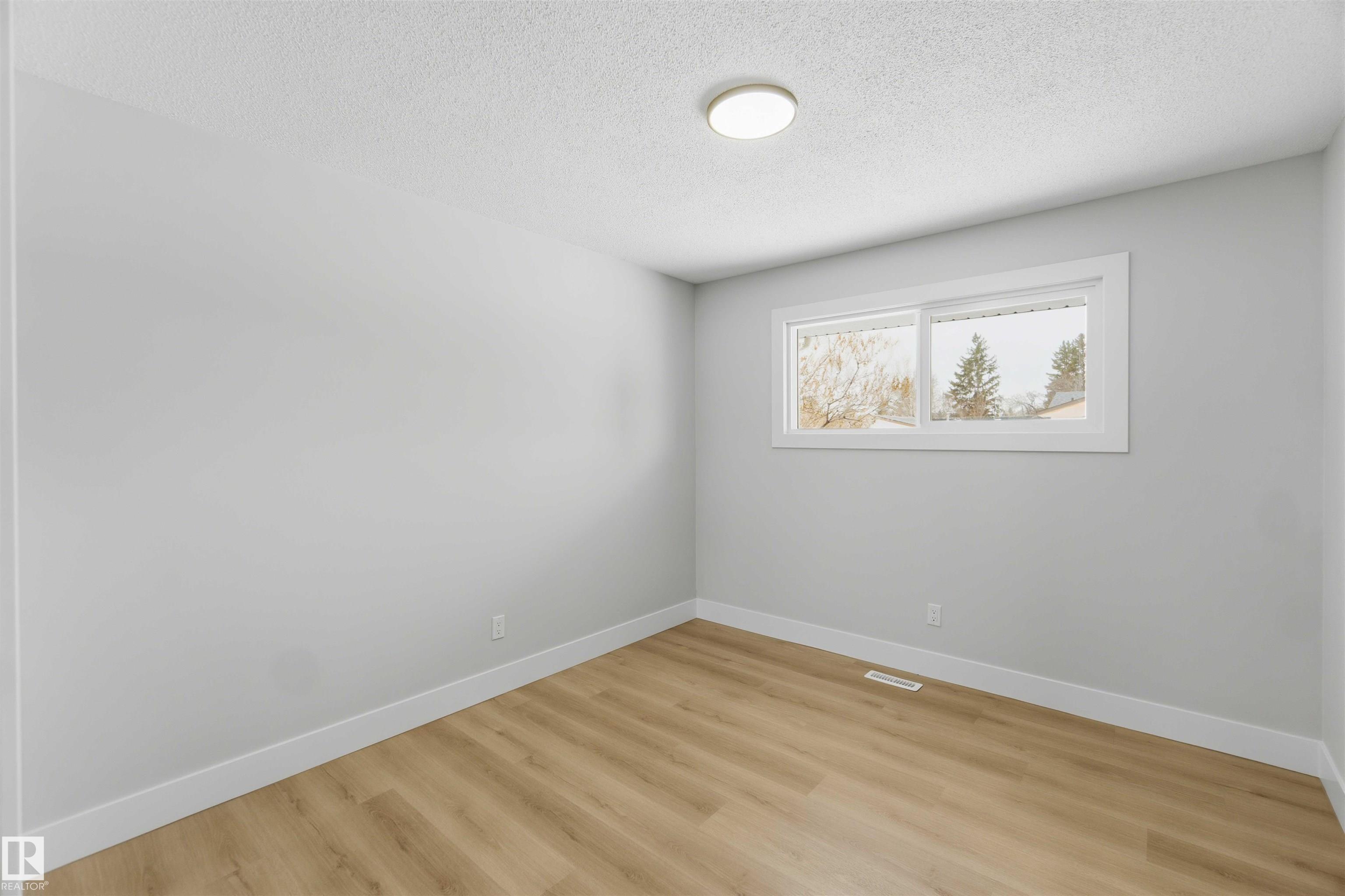 Photo 22 at 15015 95 Street NW, Evansdale, Edmonton