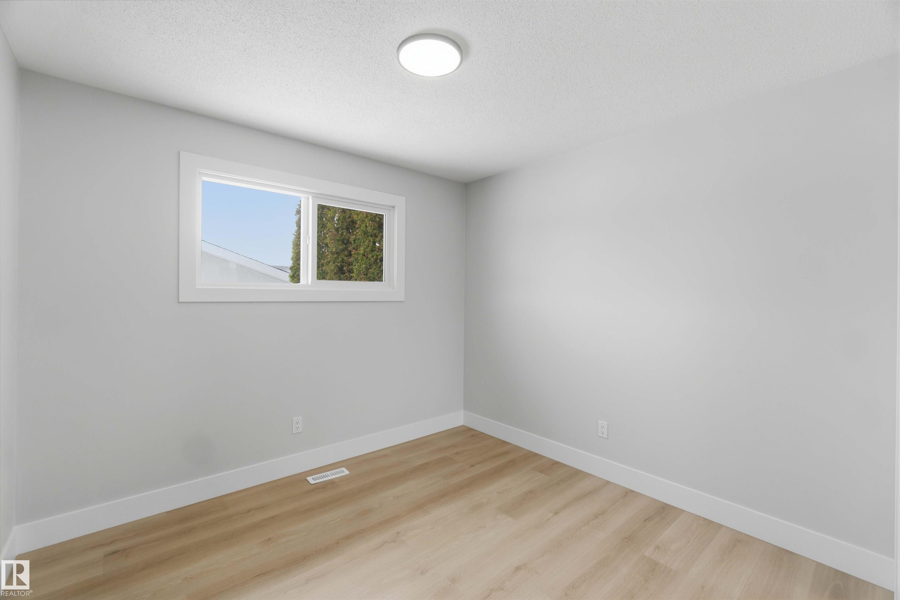 Photo 24 at 15015 95 Street NW, Evansdale, Edmonton