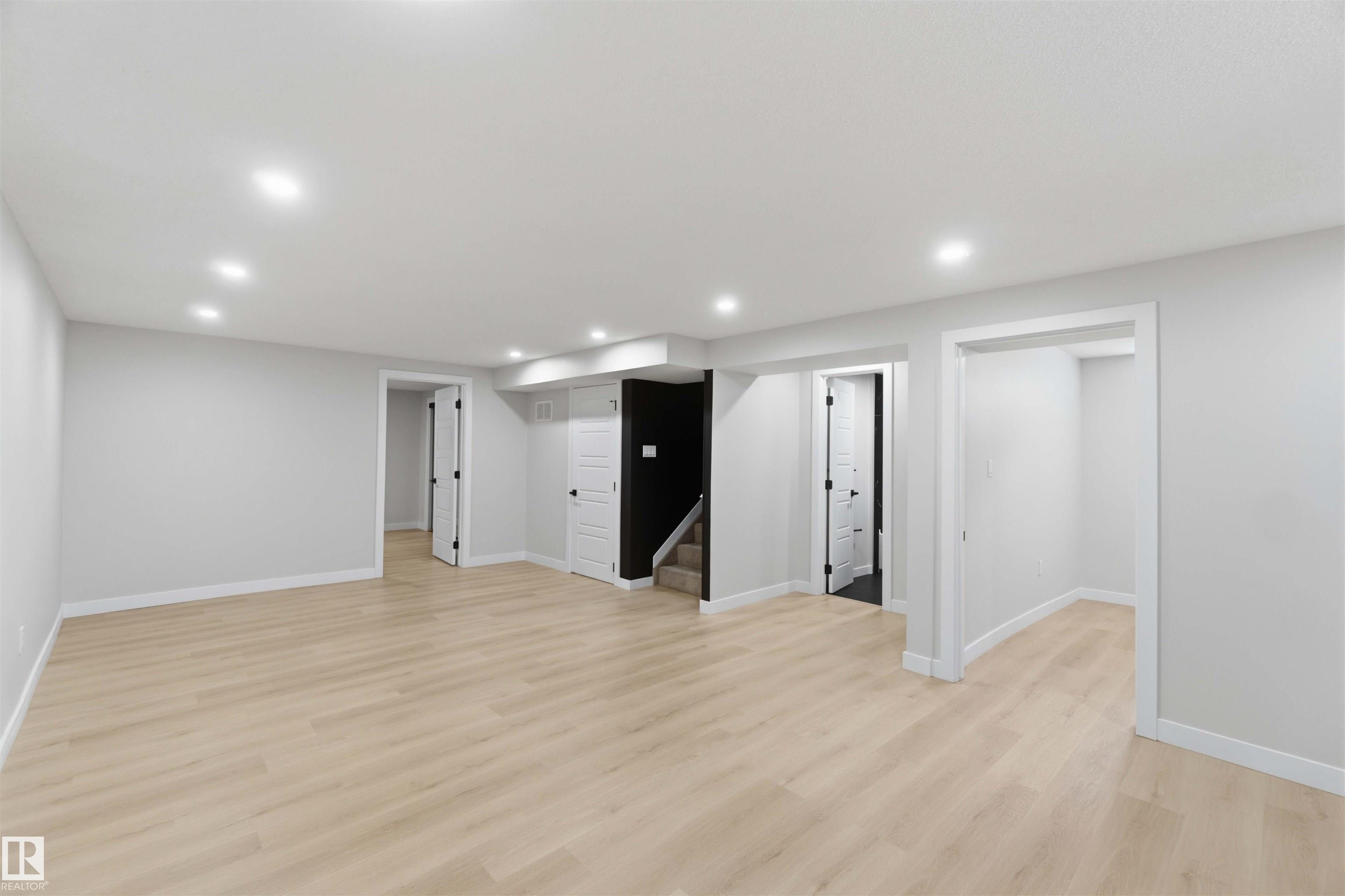 Photo 36 at 15015 95 Street NW, Evansdale, Edmonton