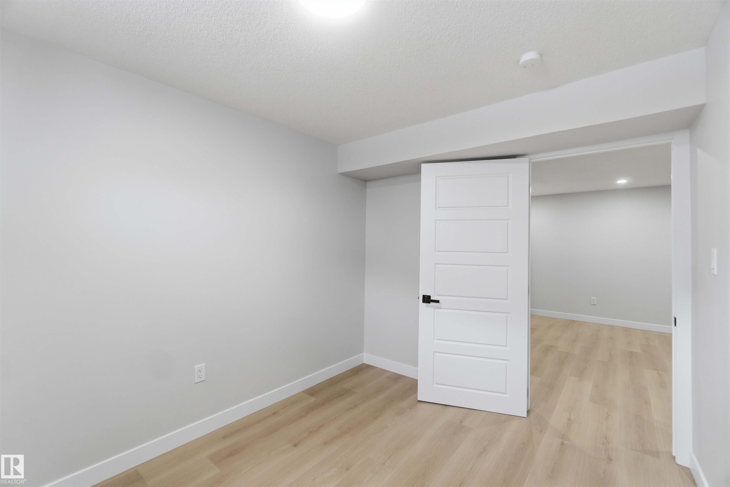 Photo 40 at 15015 95 Street NW, Evansdale, Edmonton