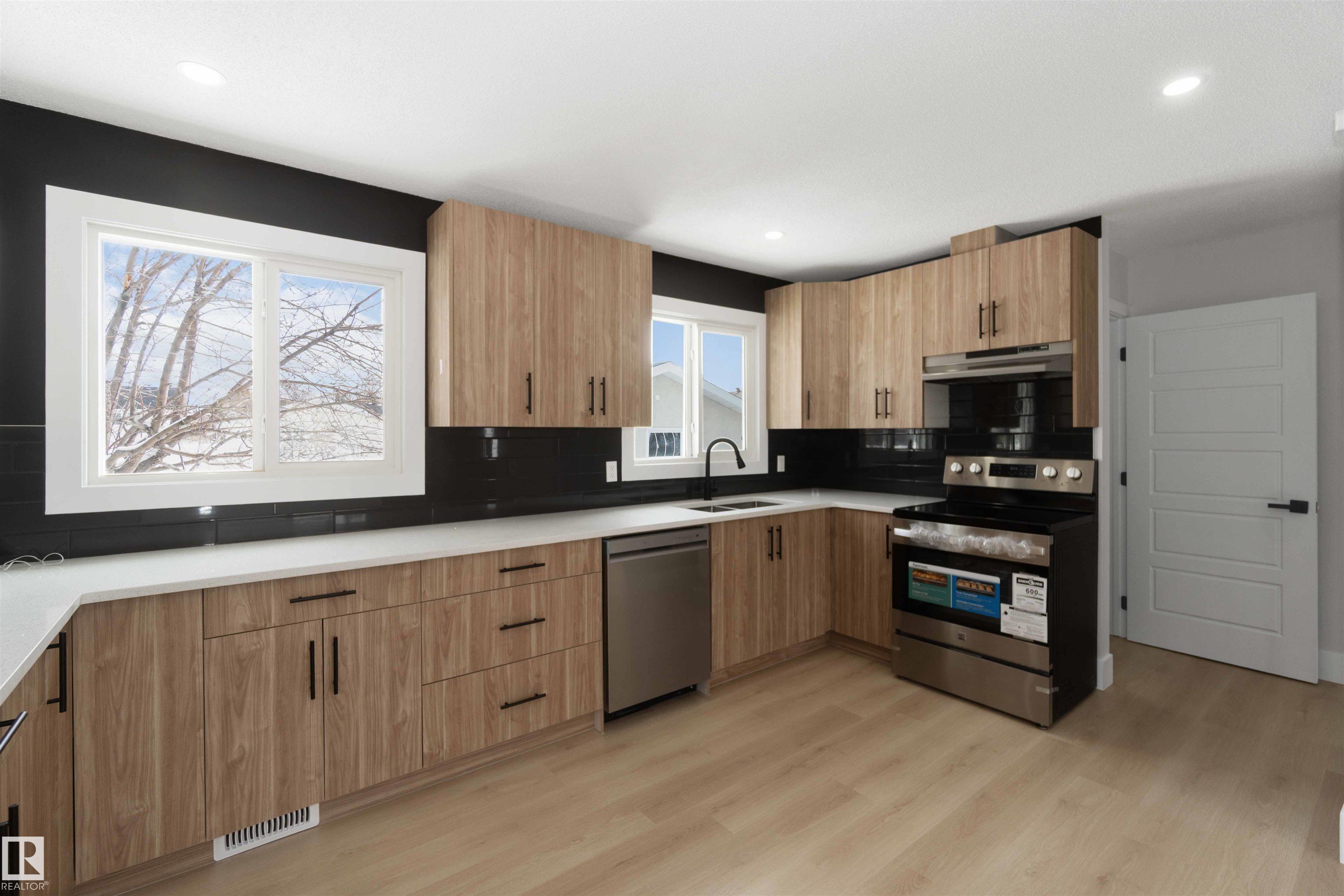 Photo 7 at 15015 95 Street NW, Evansdale, Edmonton