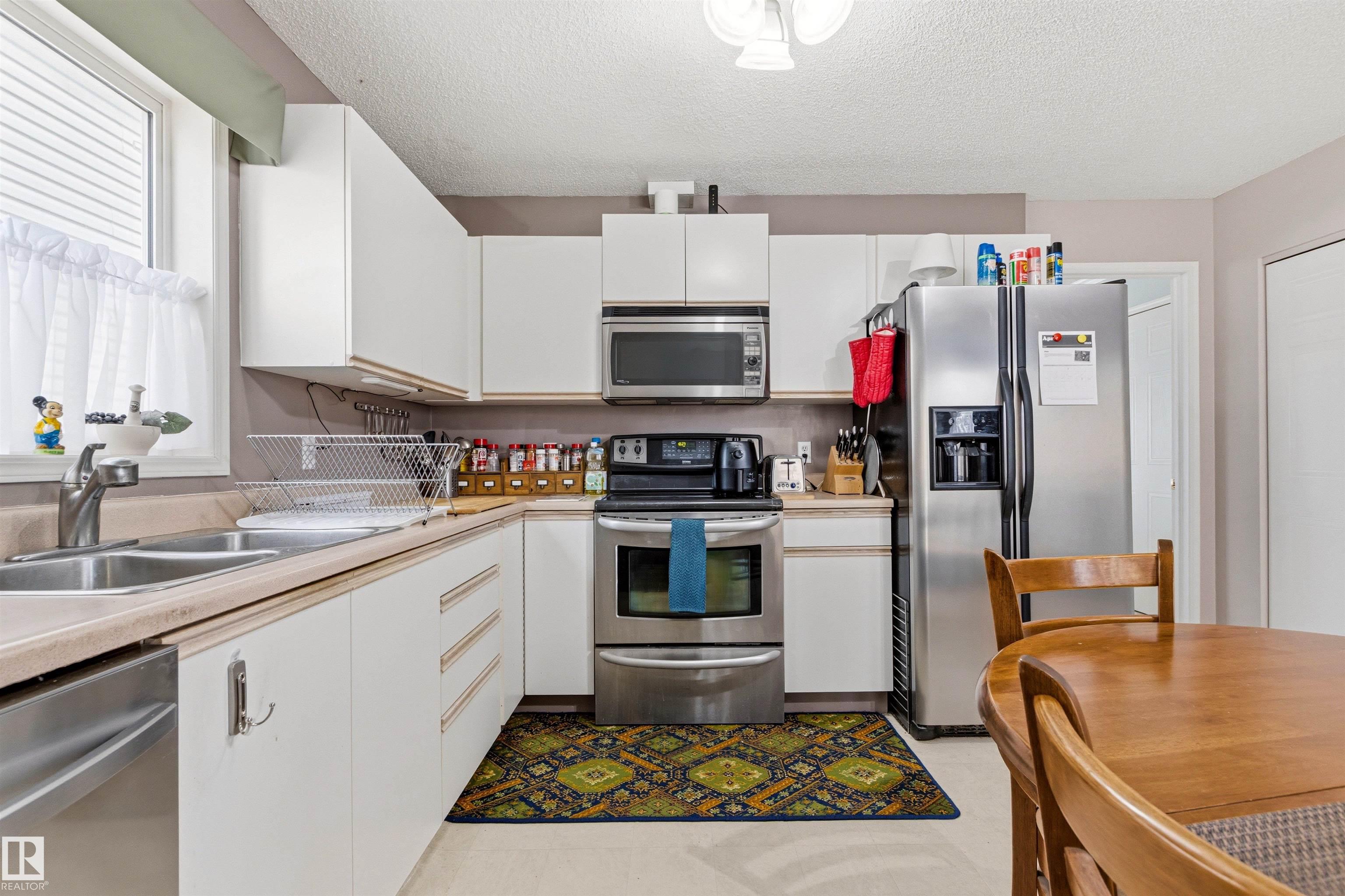 Photo 7 at 1491 Jefferys Crescent NW, Jackson Heights, Edmonton