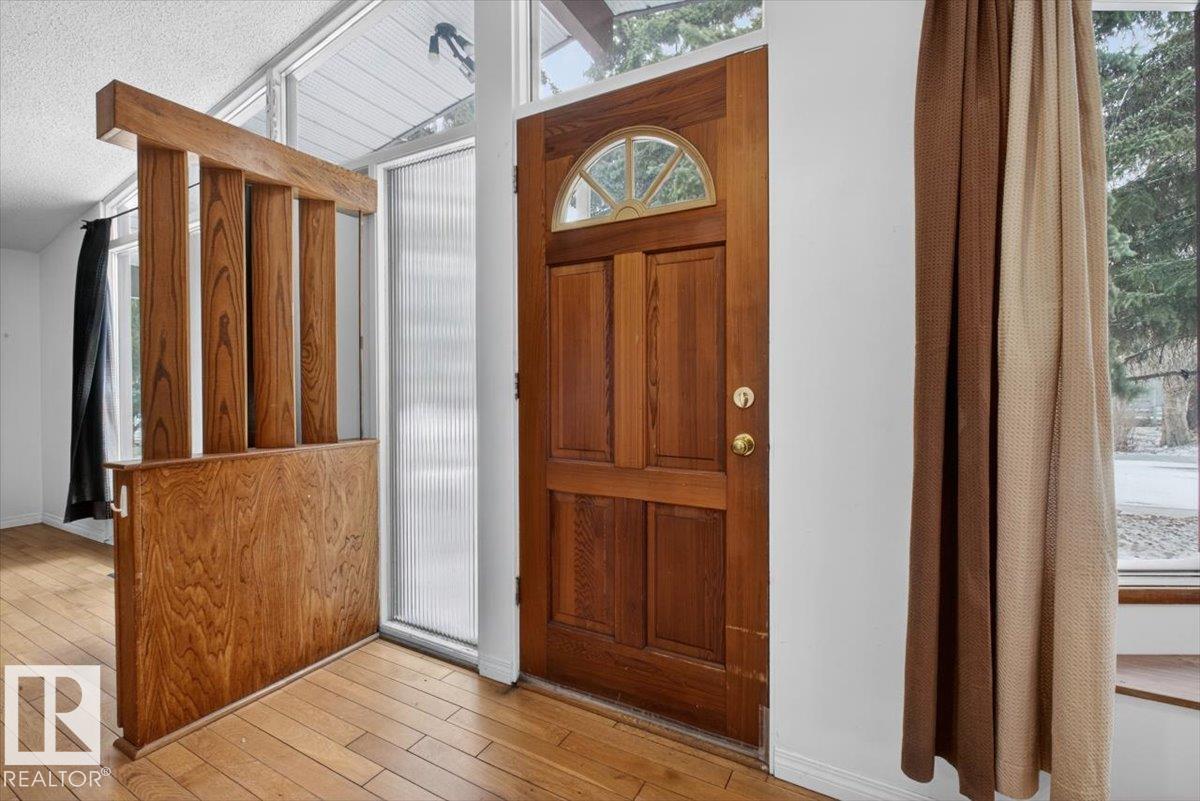 Photo 6 at 6018 105a Street NW, Pleasantview, Edmonton