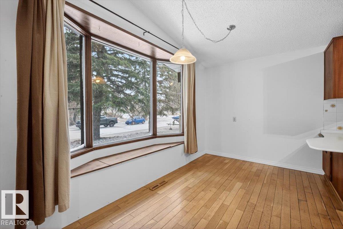 Photo 9 at 6018 105a Street NW, Pleasantview, Edmonton